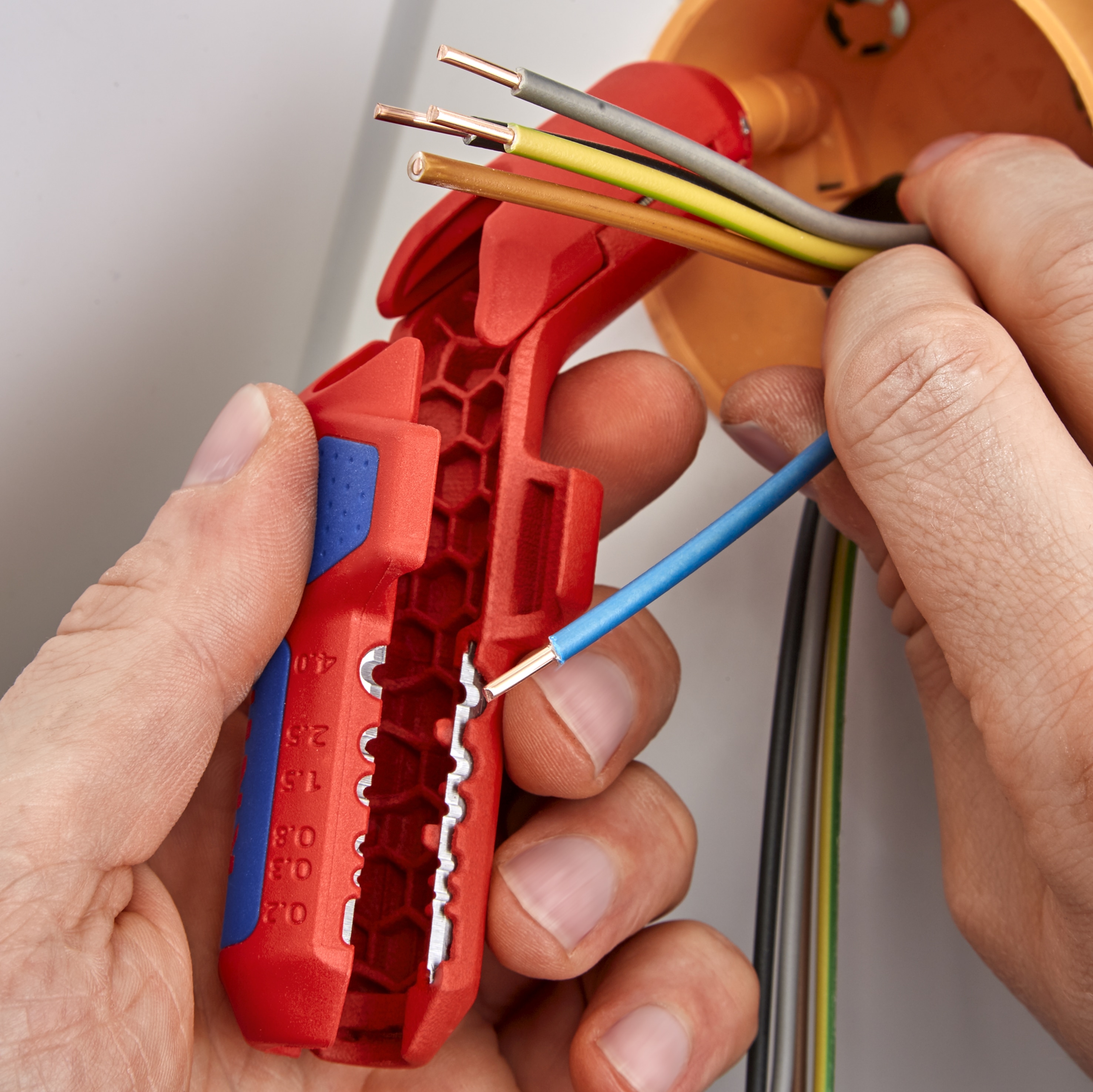 KNIPEX 16 95 01 SB Wire-Strippers-Crimpers-Cutters - View #5