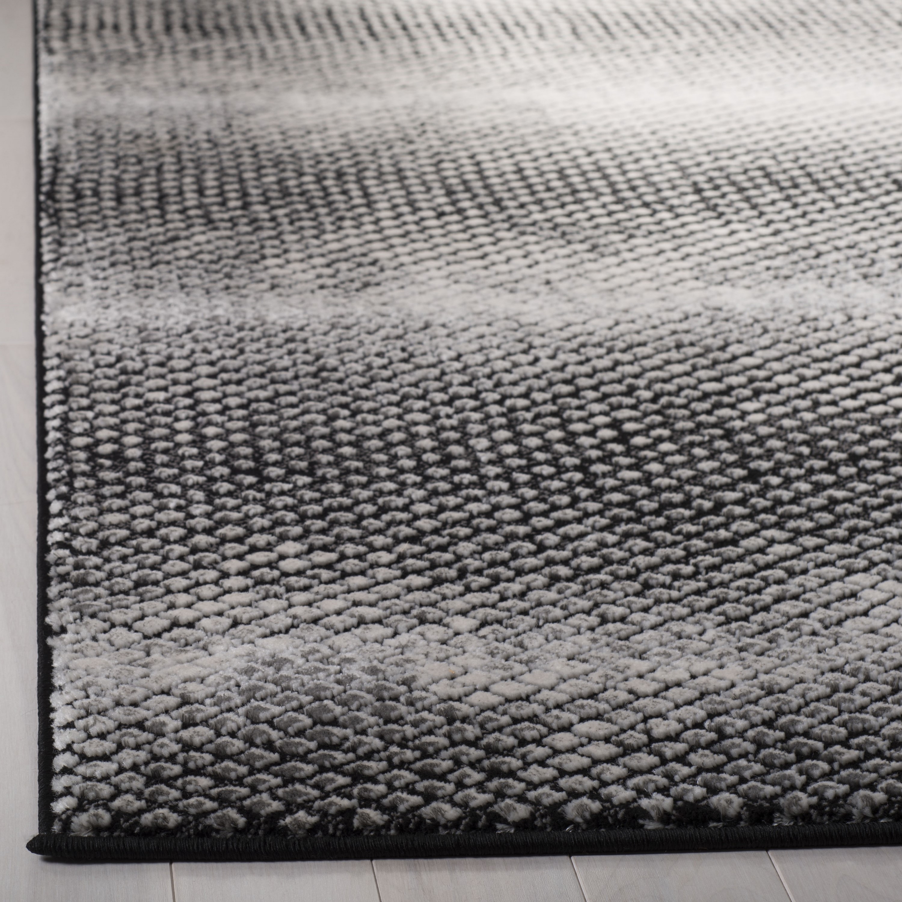 Lurex Abstract Black and Ivory Synthetic 4' x 6' Area Rug