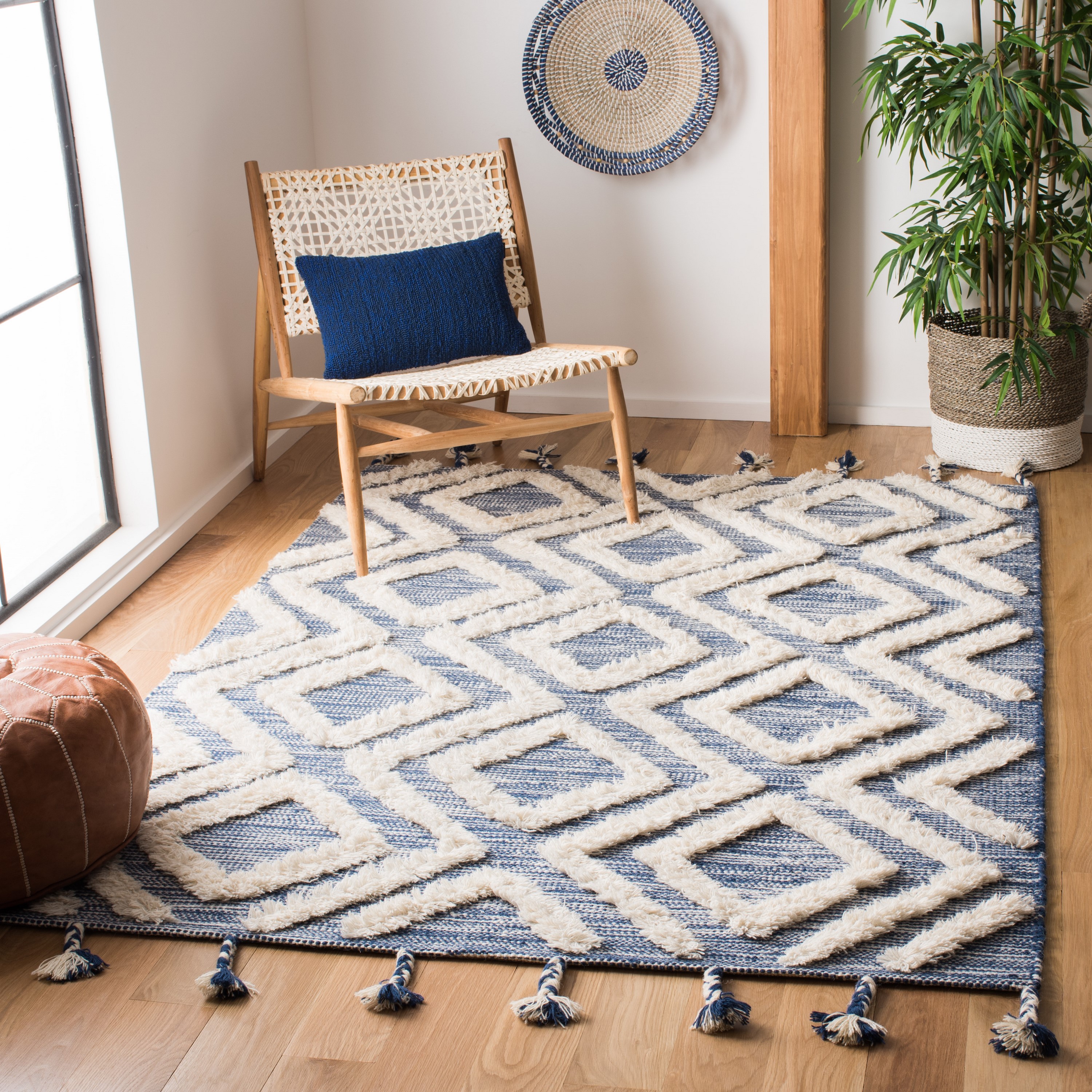 Safavieh KNY331N-3 Kenya Shouko 3 x 5 (ft) Tufted Wool Navy/Ivory Rectangular Indoor Geometric Bohemian/Eclectic Throw rug