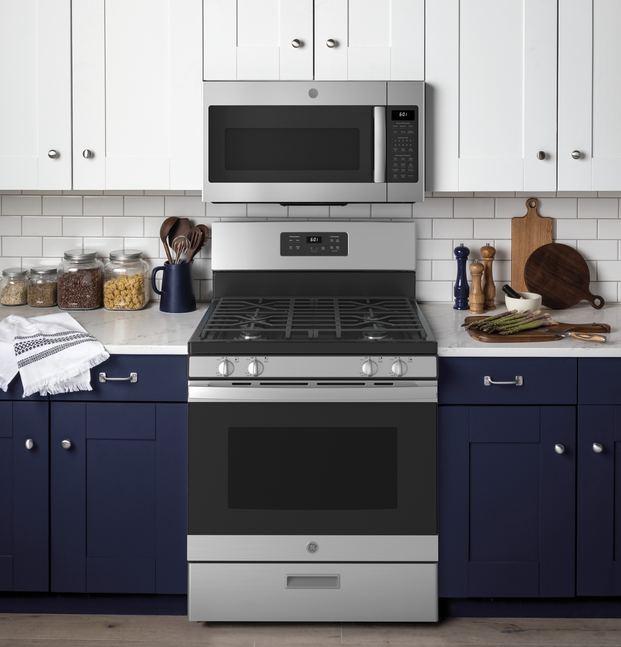 GE 30 Stainless Steel Freestanding GAS Range