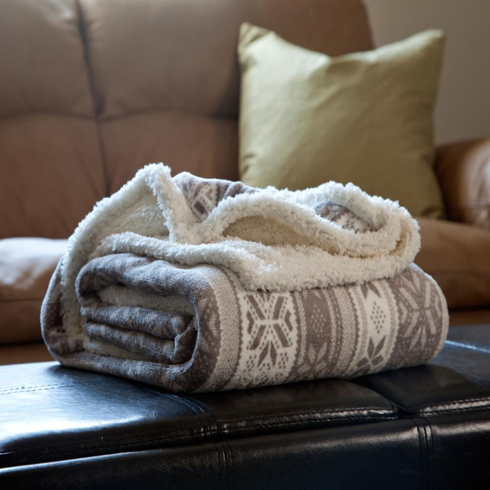Hastings Home 733093FWW Blankets Gray Snowflakes 50-in x 60-in Polyester Throw
