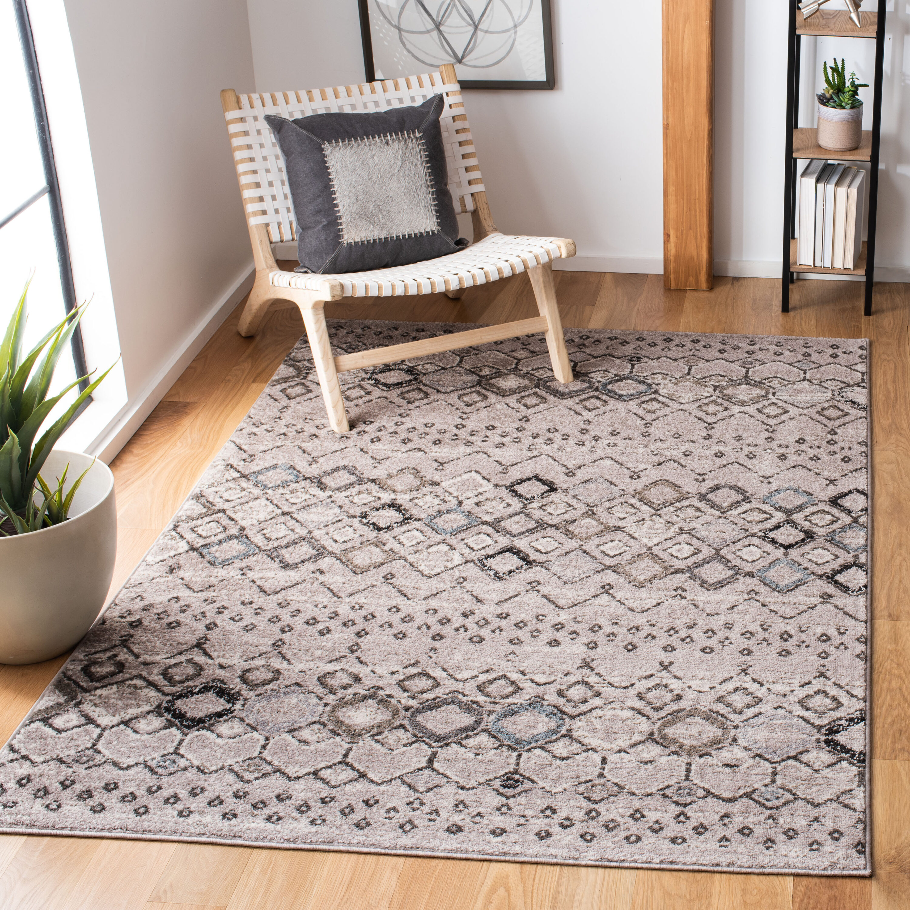 Amsterdam 5 x 8 (ft) Loomed Polypropylene Light Gray/Brown Rectangular Indoor Geometric Bohemian/Eclectic Professionally Clean Only Area rug