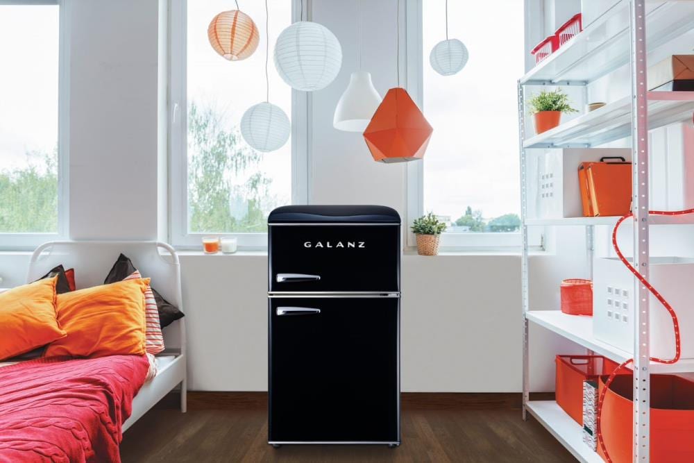 Galanz 3.1-cu ft retro dual door refrigerator 3.1-cu ft Standard
