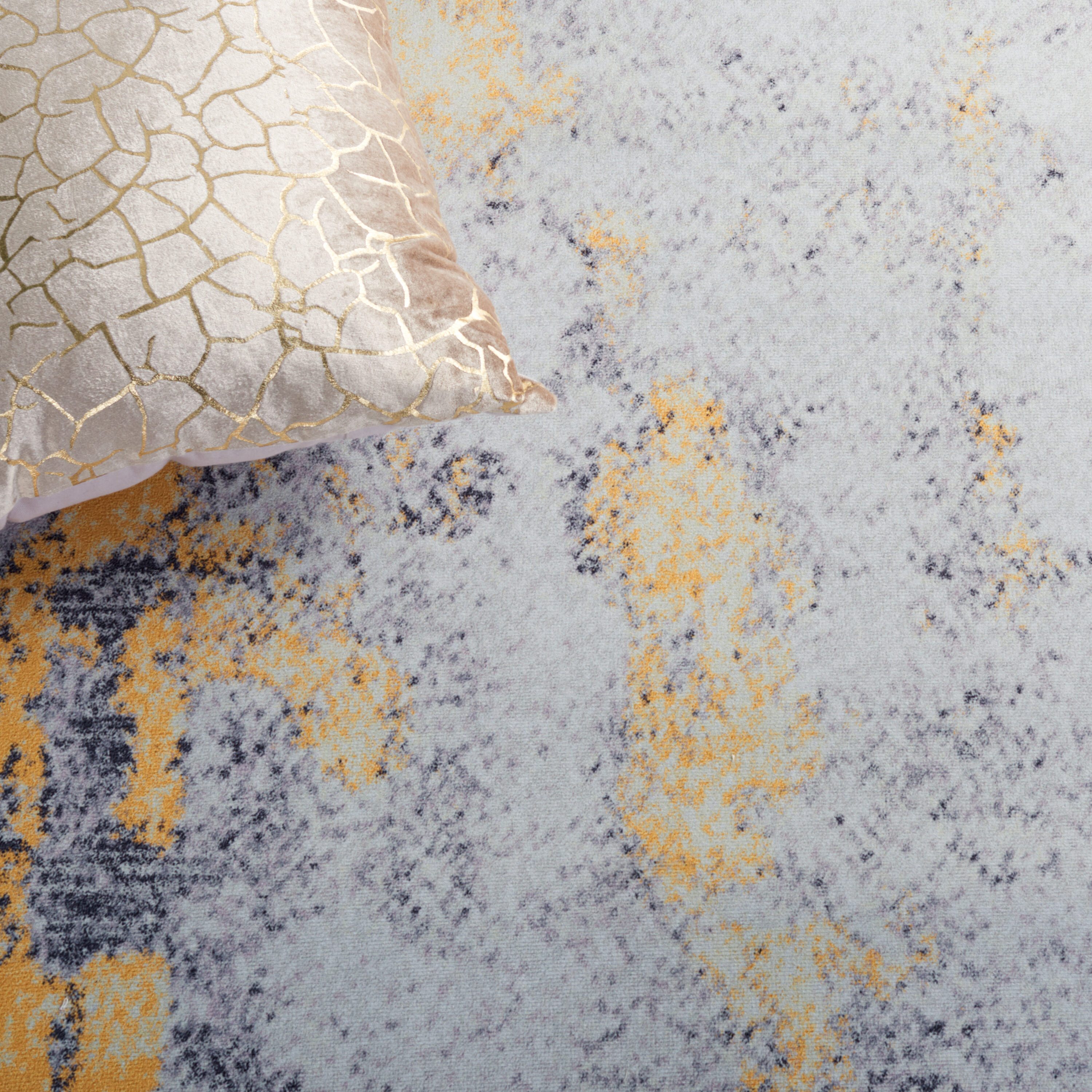 Tacoma 4' x 6' Gray and Gold Synthetic Area Rug