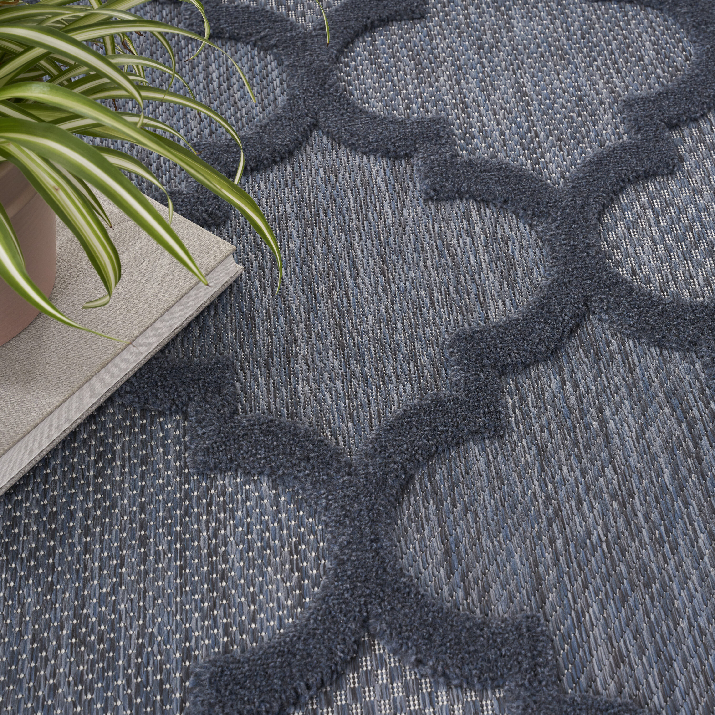 Navy Blue Trellis Synthetic Flat Woven 7' x 10' Area Rug