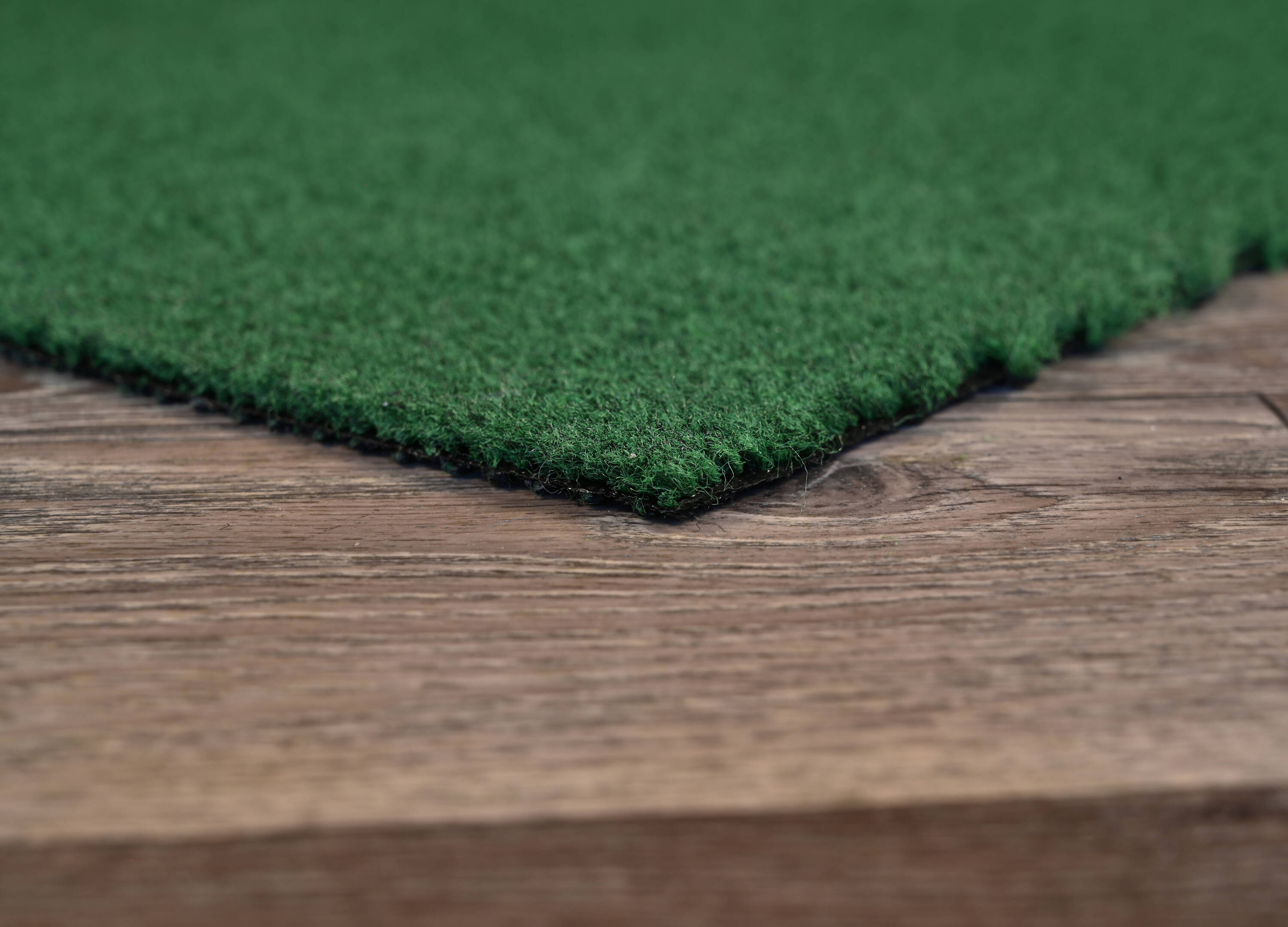 Soft Green 6' x 9' Washable Synthetic Area Rug