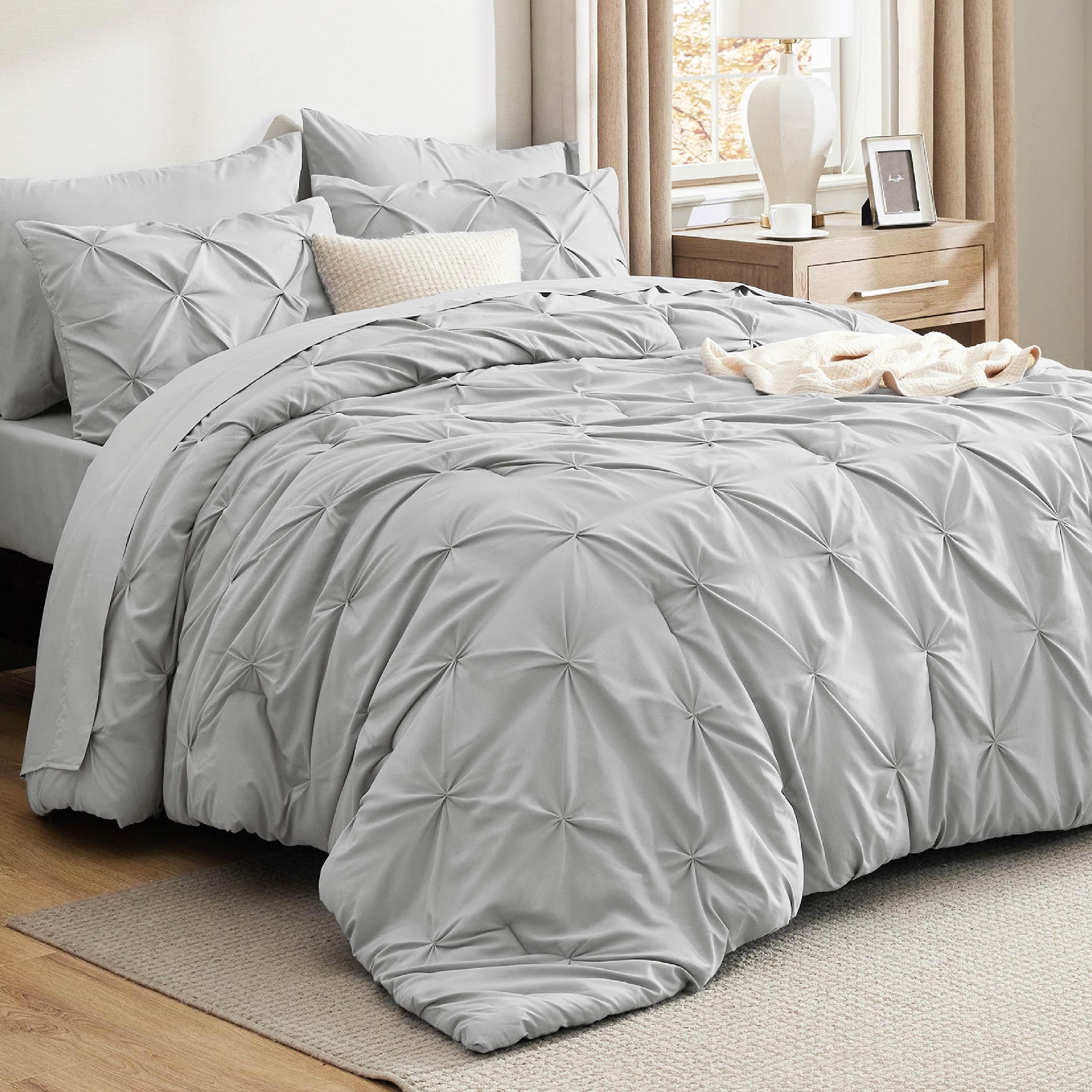 Bedsure Bed in a Bag 7 Pieces King Light Grey Pintuck Down Alternative All Season Soft Gift for Family Sheets Pillowcases Shams Pillowcase Comforter