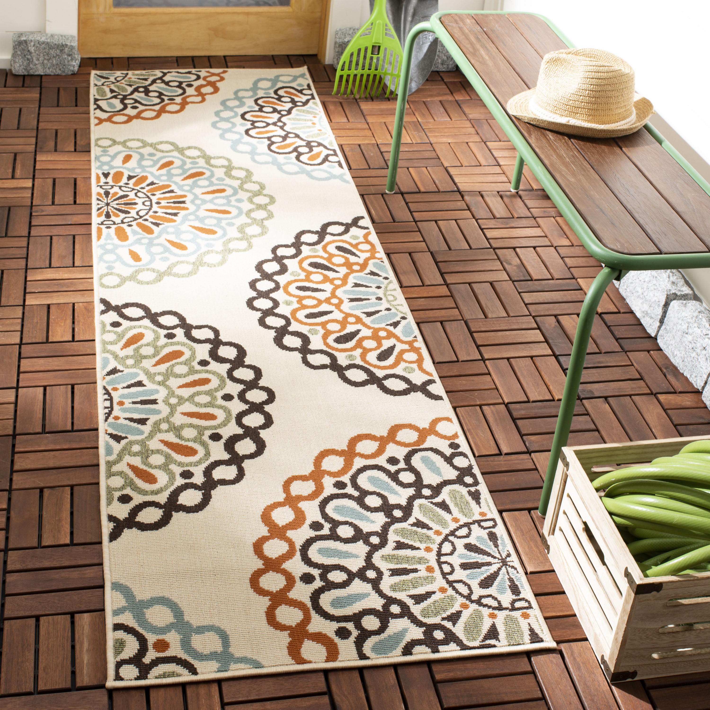 Safavieh VER092-0715-26 Veranda Felizitas 2 x 6 (ft) Loomed Synthetic Cream/Terracotta Rectangular Indoor/Outdoor Floral/Botanical Bohemian/Eclectic Runner rug