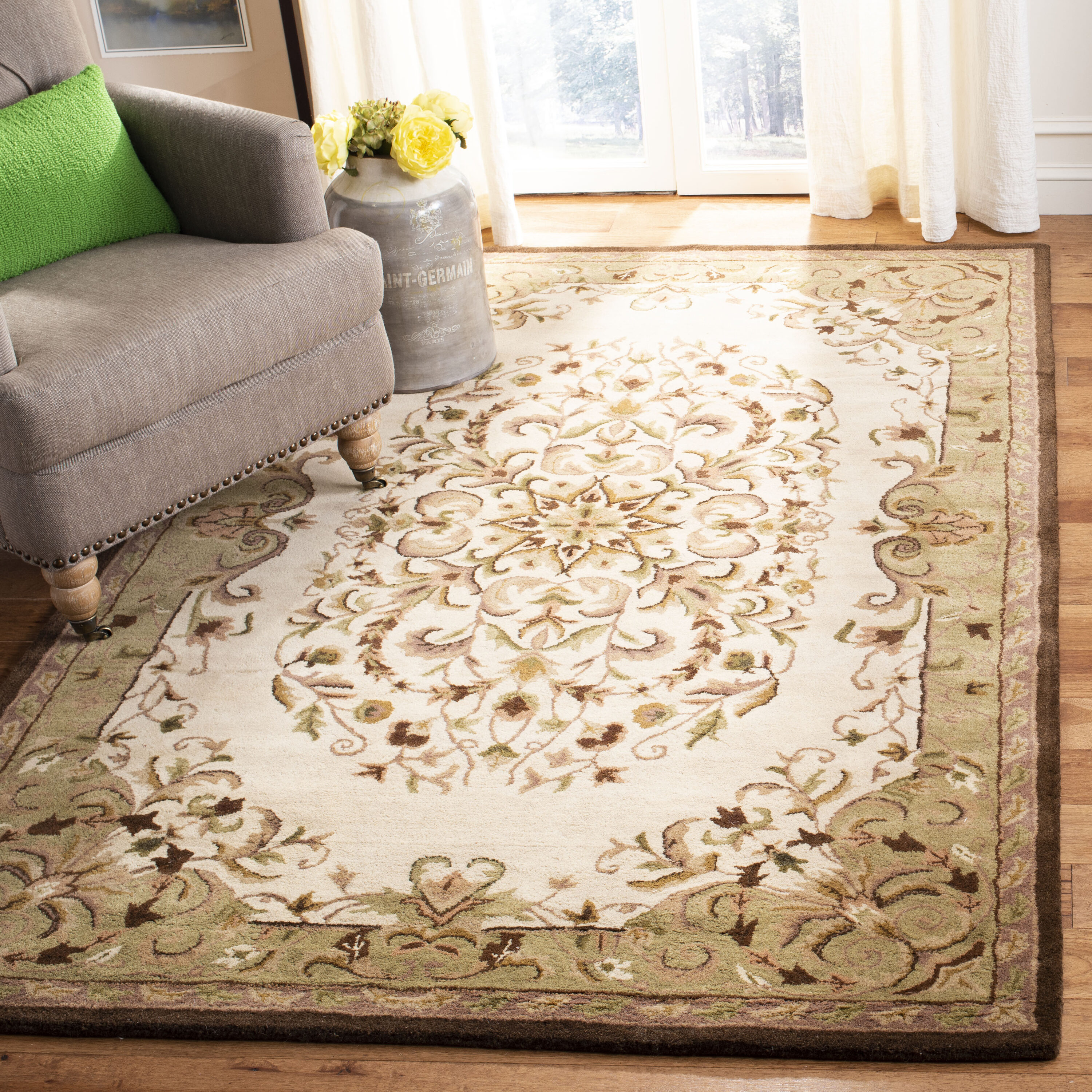  Heritage 640 Beige/Green Traditional 5ft x 8ft Medium Rectangle Rug