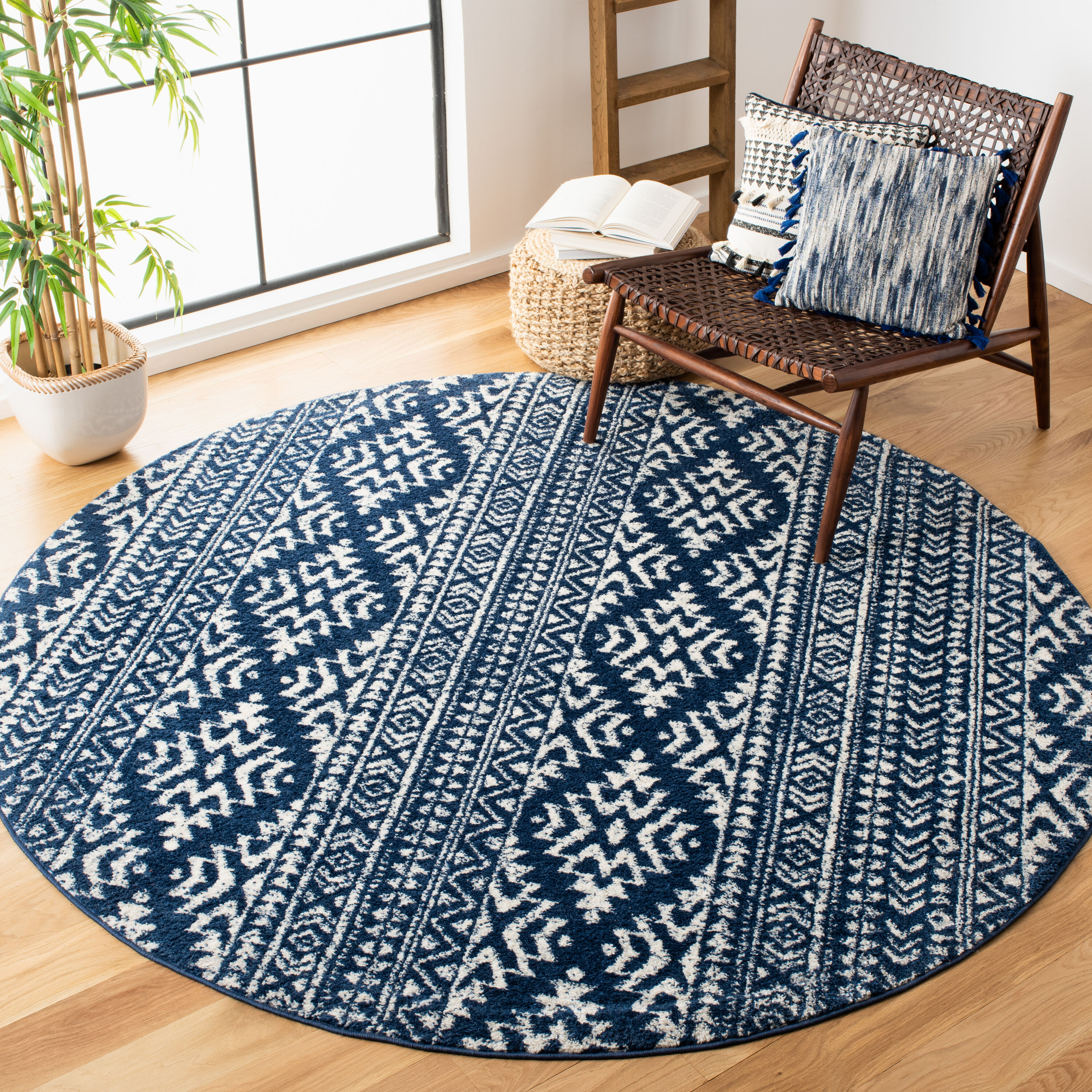 Safavieh TUL272N-11R Tulum Cibola 11 x 11 (ft) Loomed Polypropylene Navy/Ivory Round Indoor Abstract Global Area rug
