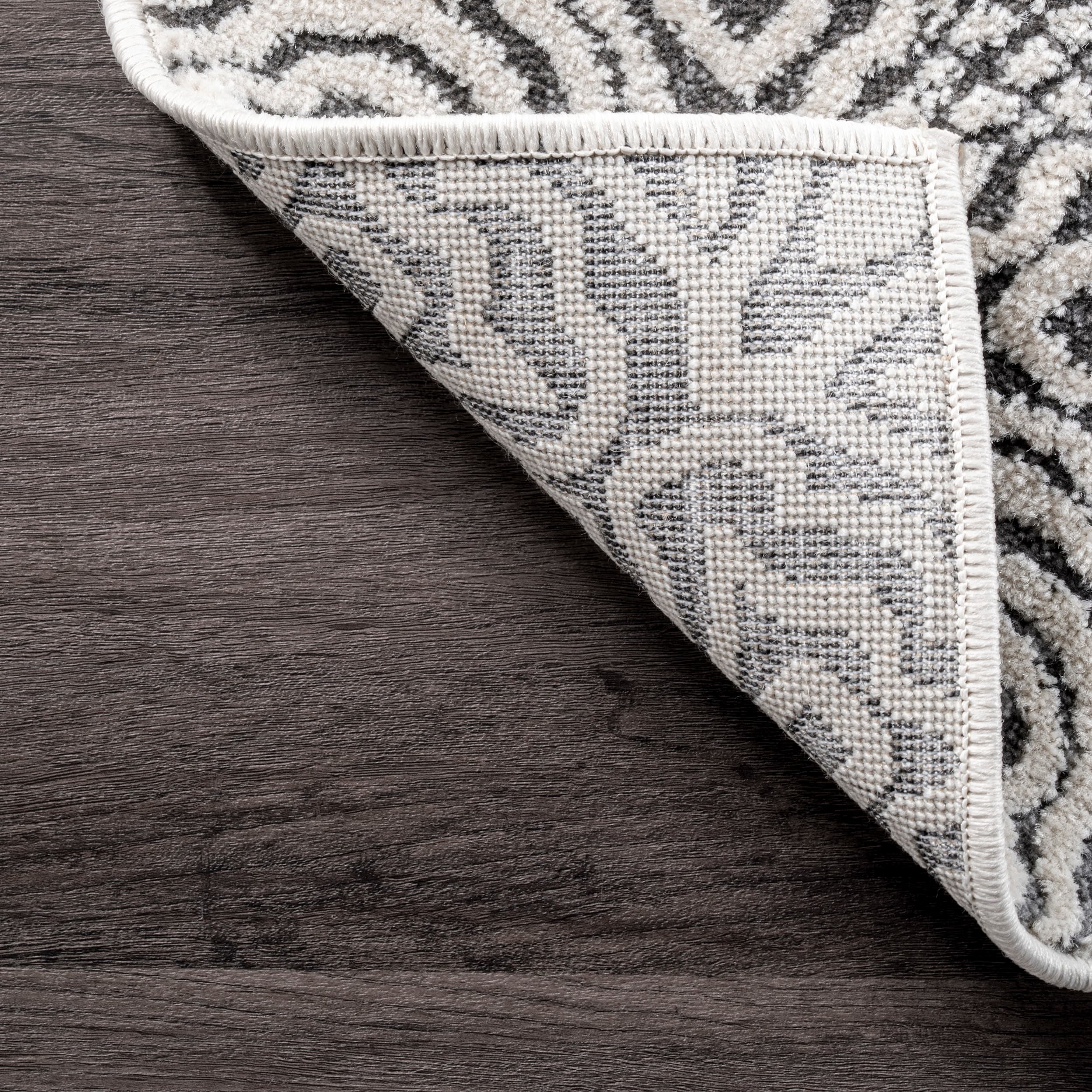 Gray Geometric Synthetic Moroccan Area Rug, 6' 7" x 9'