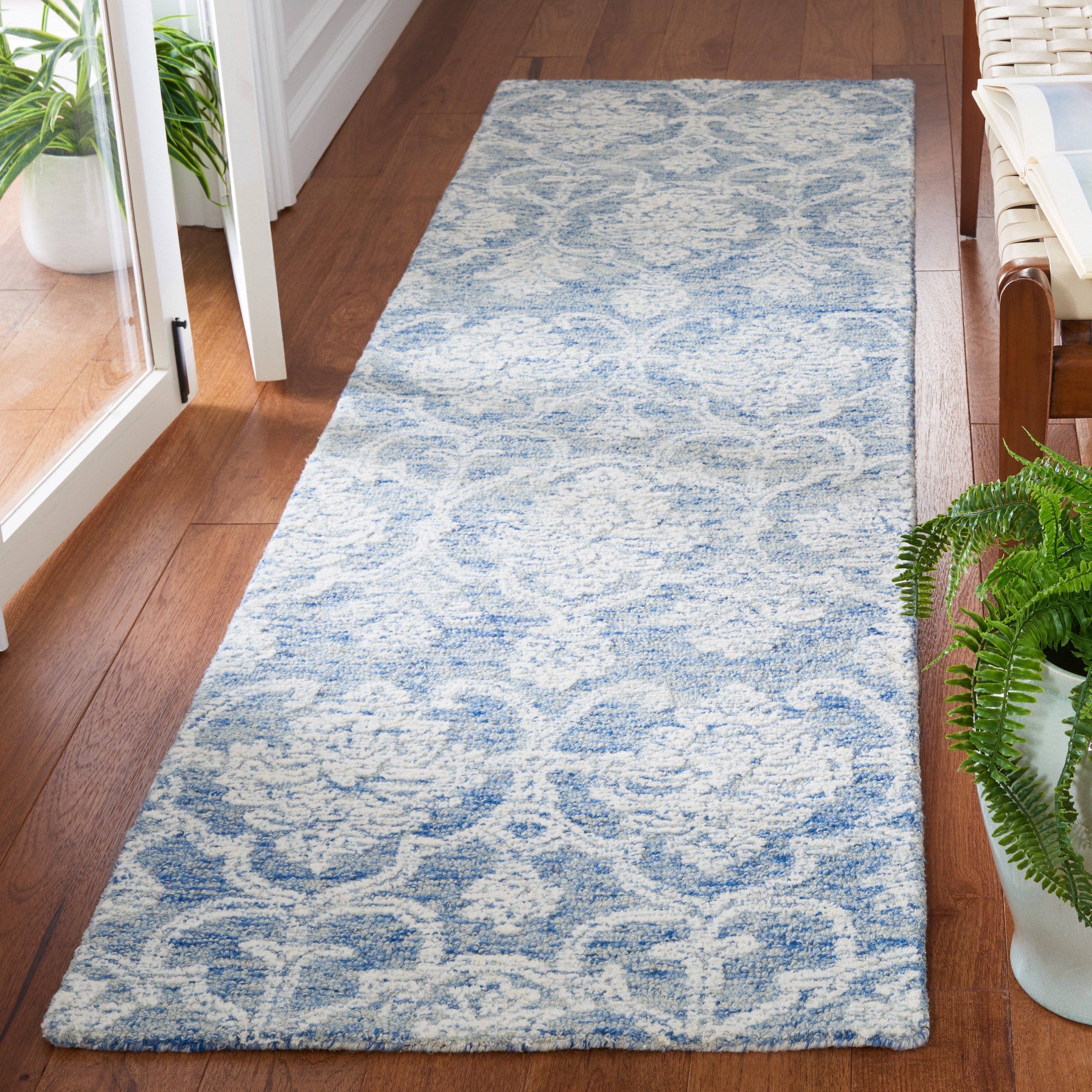 Safavieh MET996M-28 Metro Mizka 2 x 8 (ft) Tufted Wool Blue/Ivory Rectangular Indoor Floral/Botanical Farmhouse/Cottage Runner rug