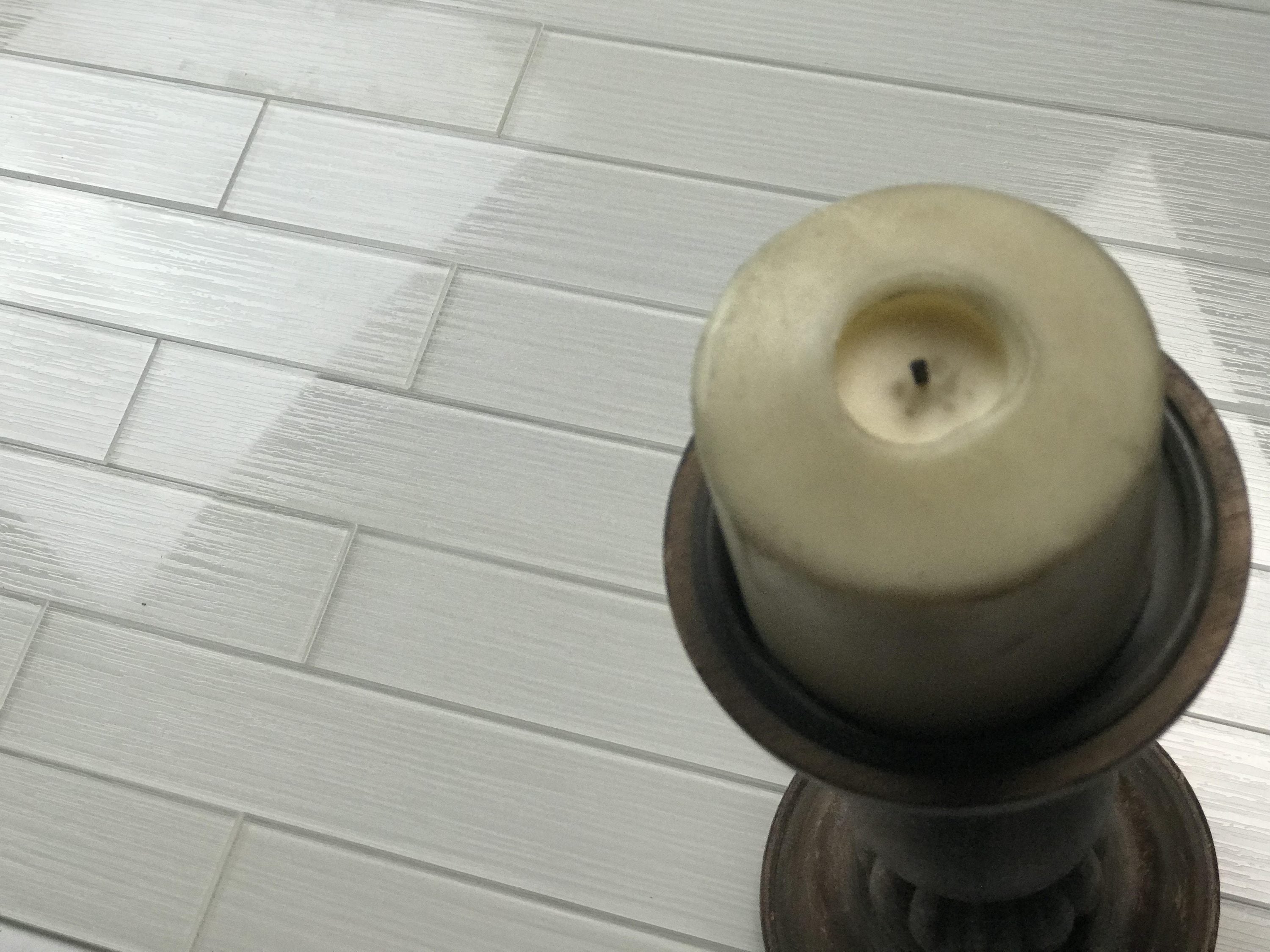 Abolos After The Rain 36-Pack Snow White/Glossy 4-in x 16-in Glossy Glass Marble Look Wall Tile