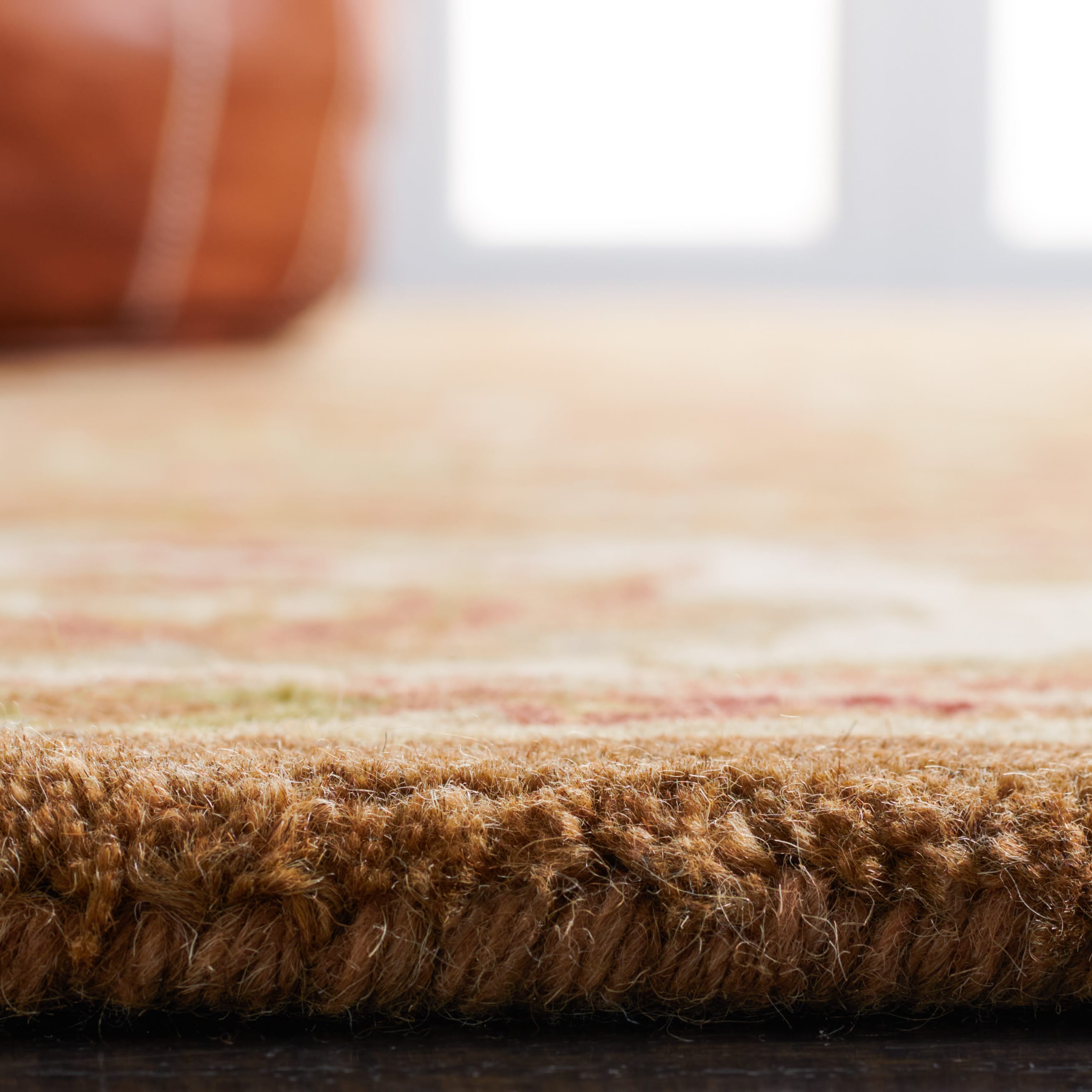 Elegant Heritage Ivory Wool 3' x 5' Hand-Tufted Area Rug