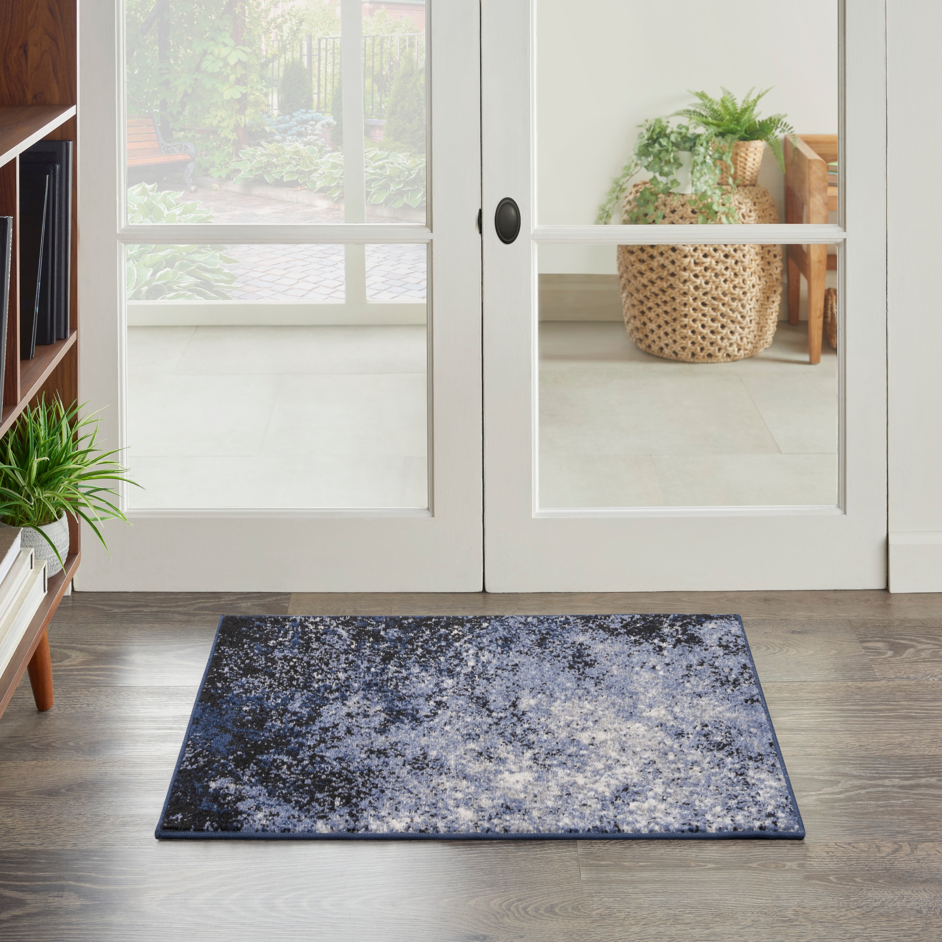 Nourison 099446018663 Passion 2 x 3 (ft) Loomed Polypropylene Light Blue Black Rectangular Indoor Abstract Mid-Century Modern Area rug