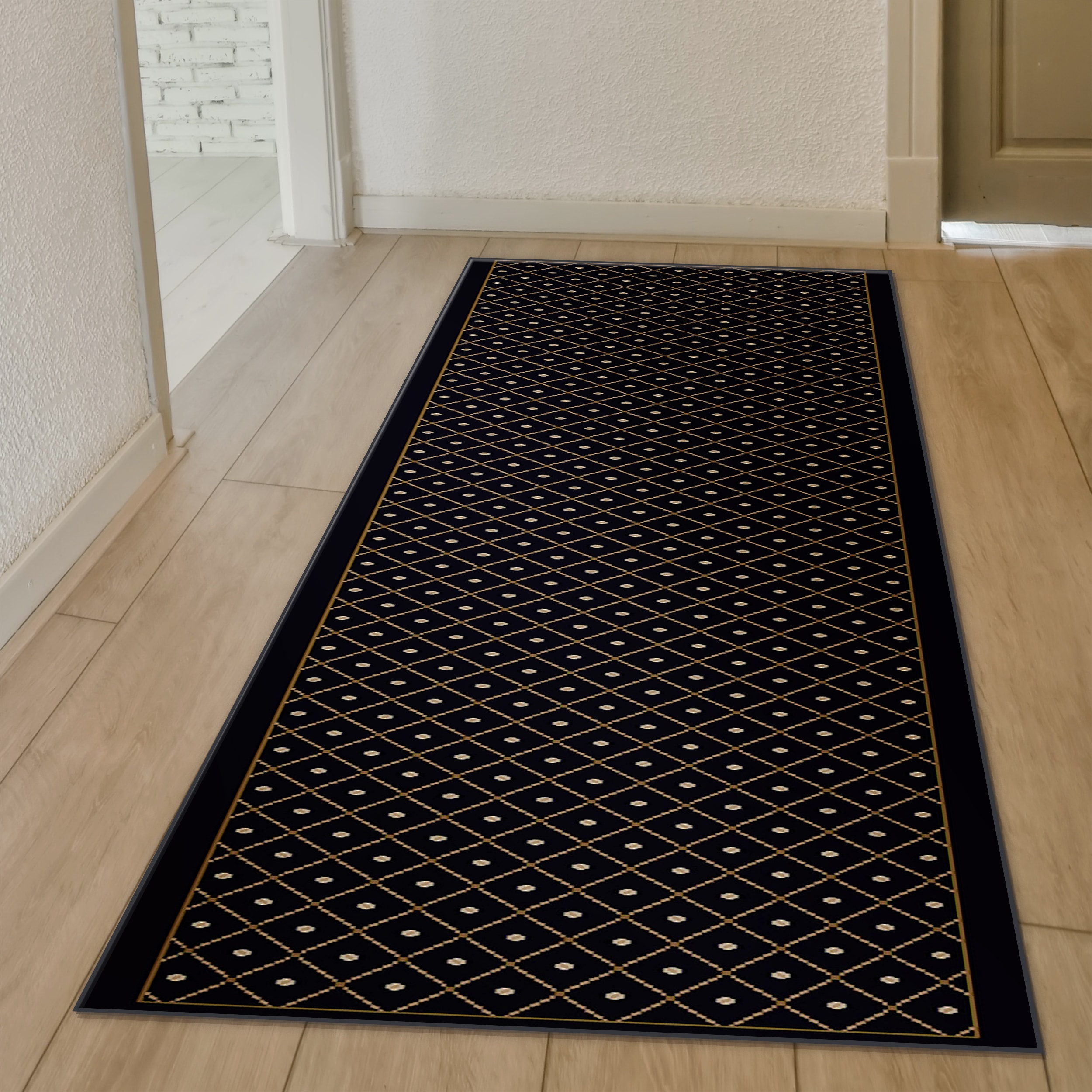 Como Black Synthetic Easy-Care Reversible Runner Rug 2' x 8'