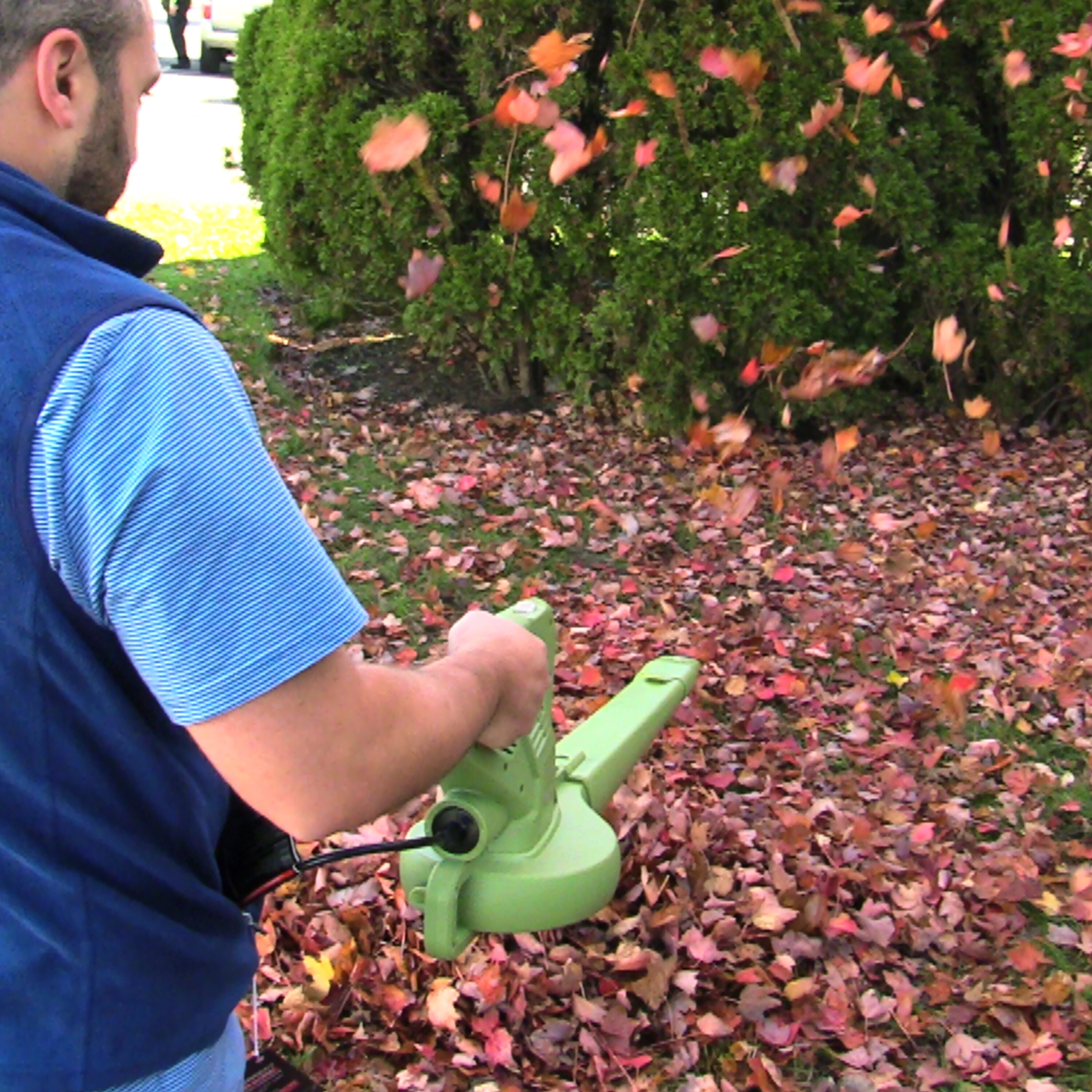 Martha Stewart Living 215 MPH 240 CFM 10 Amp Electric Handheld Leaf Blower