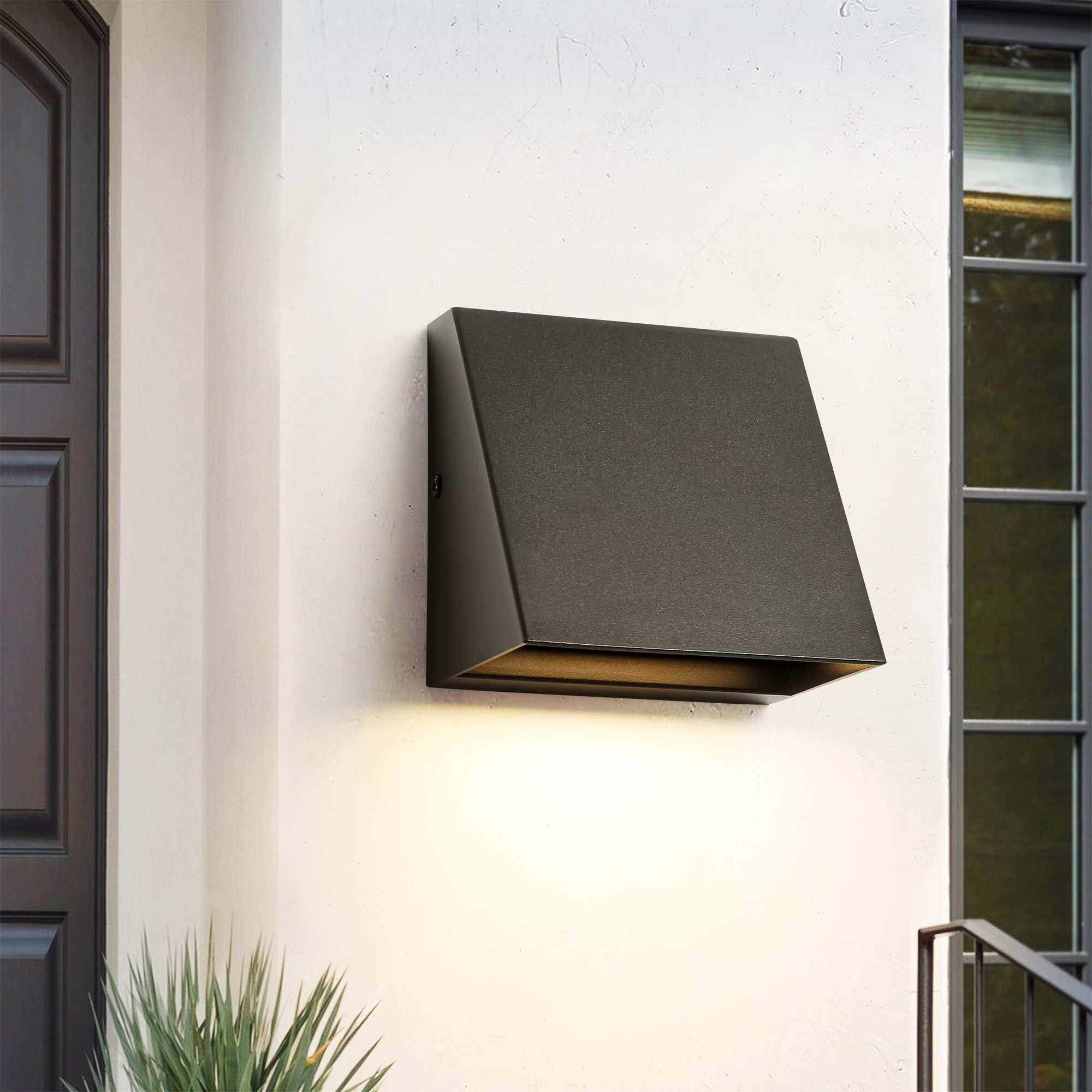 Rennnsan WL810182788 Concord 5-in H Matte Black Hardwired Integrated LED Outdoor Wall Light