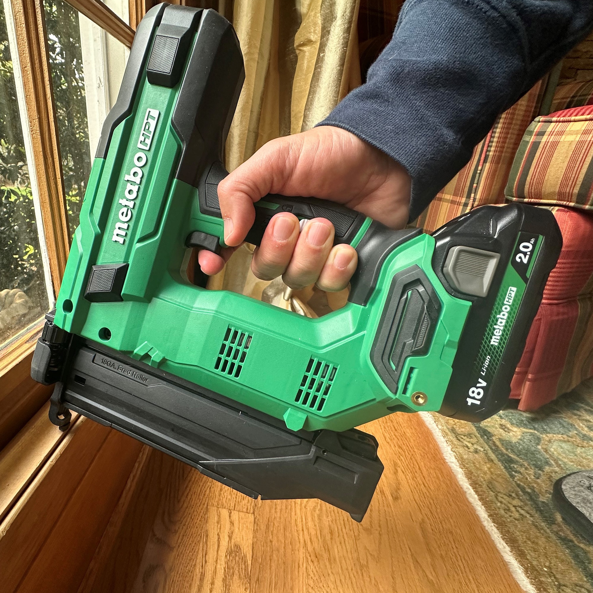 Metabo HPT MultiVolt 2-in 18-Gauge Cordless Brad Nailer (Battery And ...