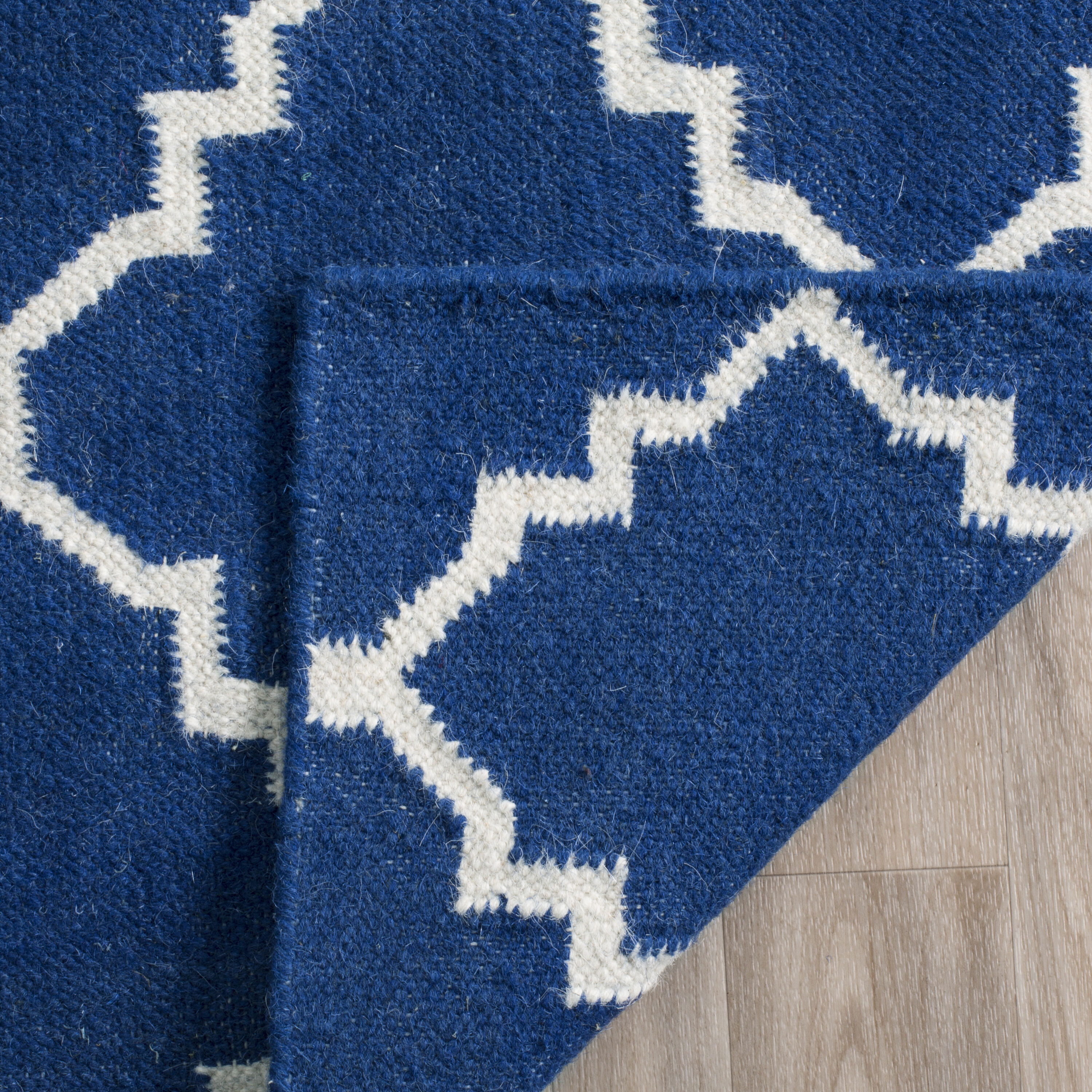 Safavieh DHU566A-28 rugs - View #3