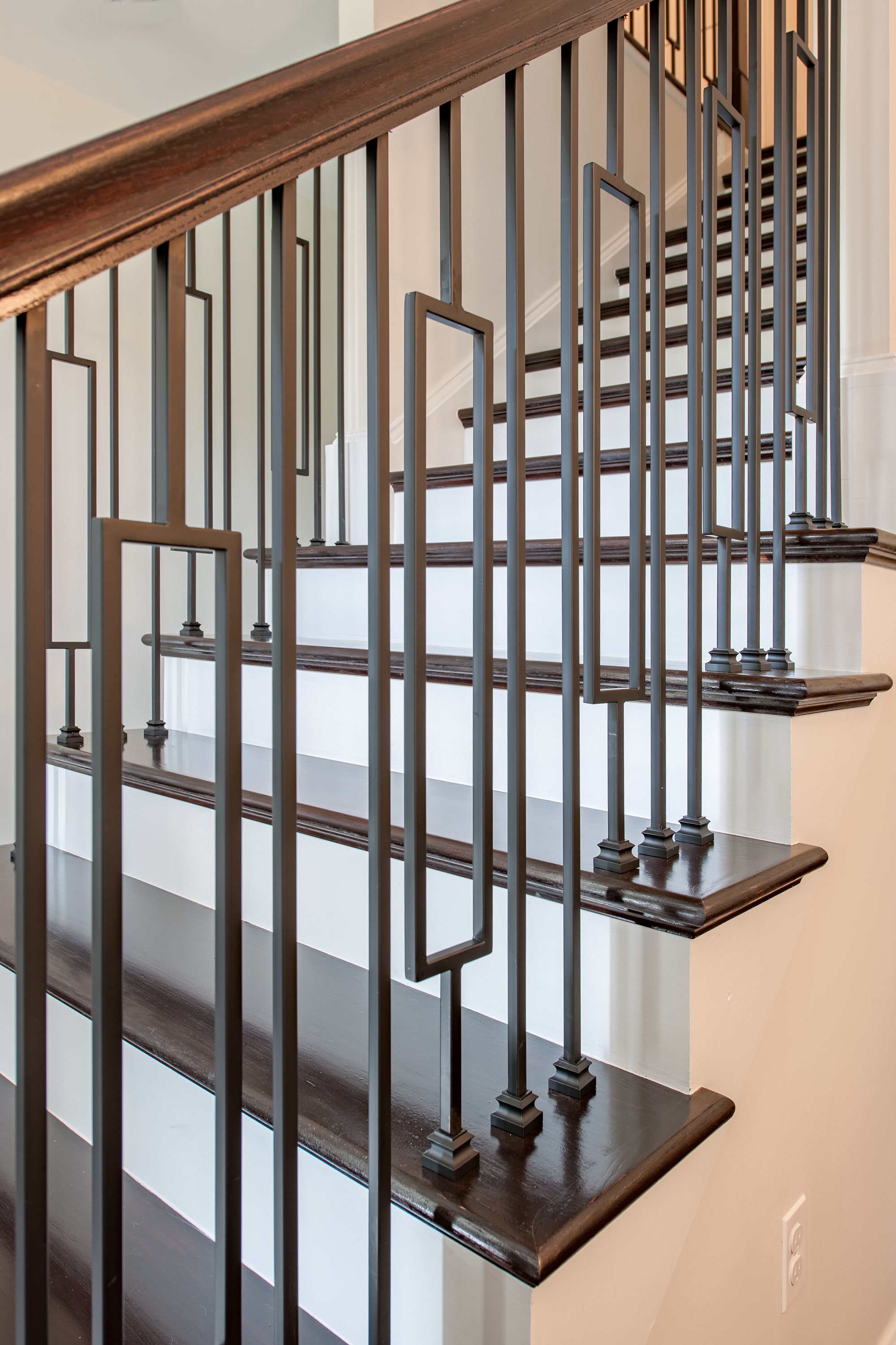 Lj Smith Stair Systems 1188 In X 1375 In Matte Black Wrought Iron Stair Baluster Shoe In The 8762