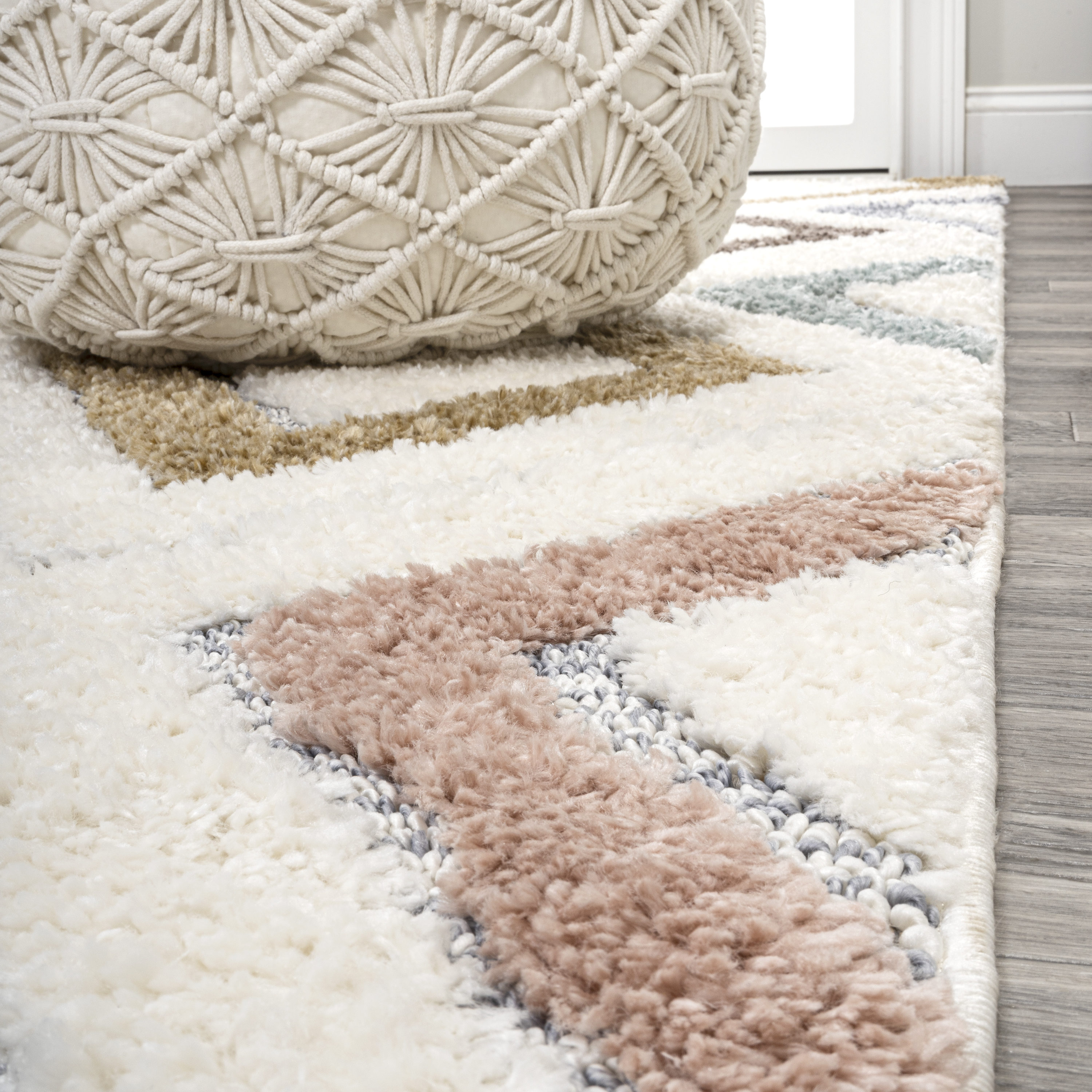 Ivory Geometric Flat Woven Reversible 4' x 6' Synthetic Rug
