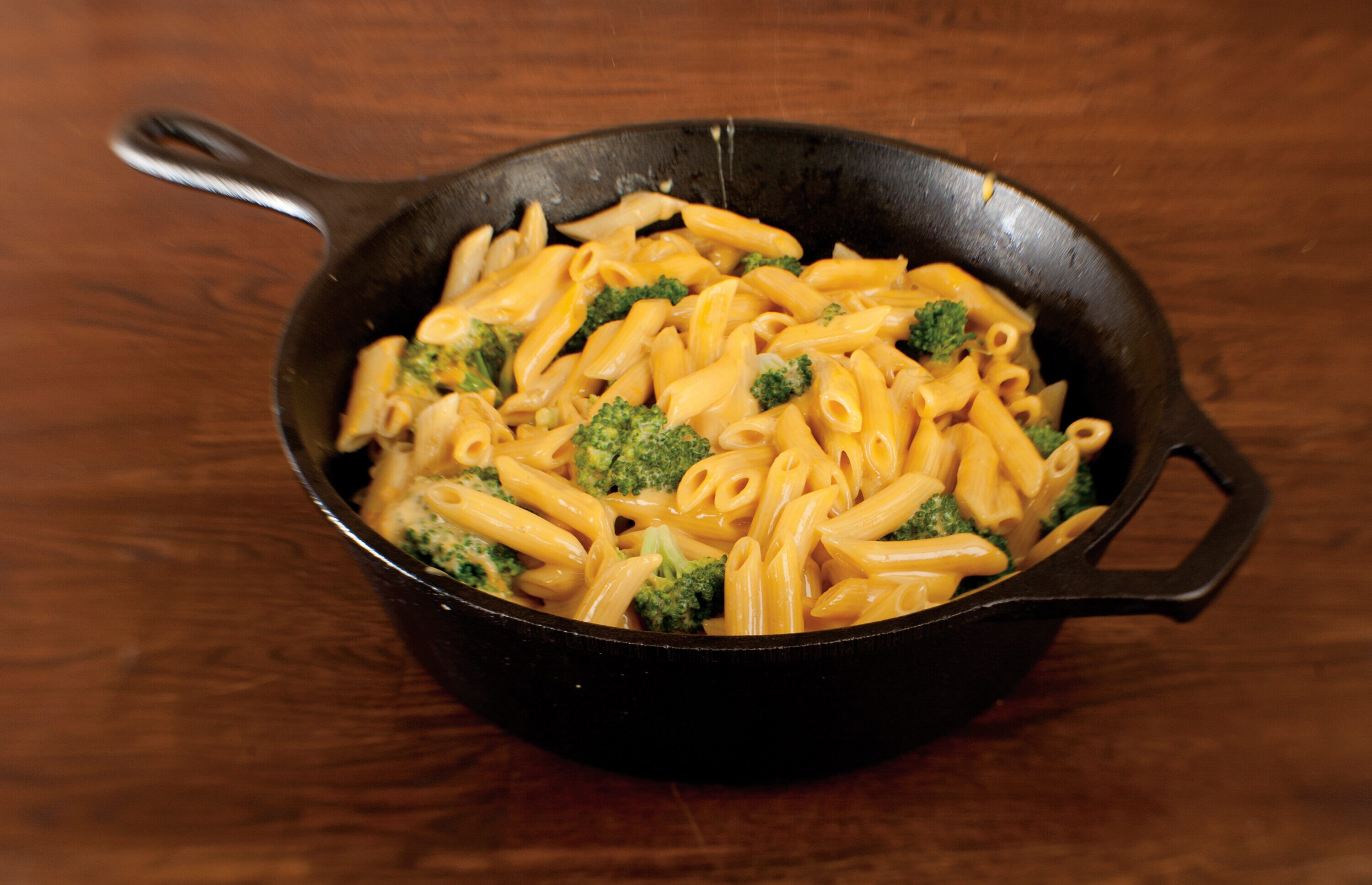 Black Cast Iron Deep Skillet with Handle, 10.5"