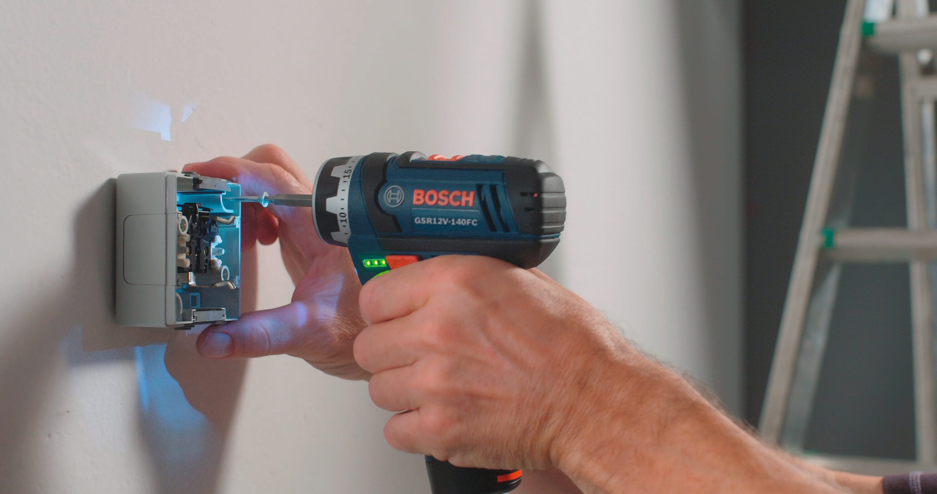Bosch GSR12V-140FCB22 Kit de destornillador eléctrico inalámbrico de 1 –  Digvice