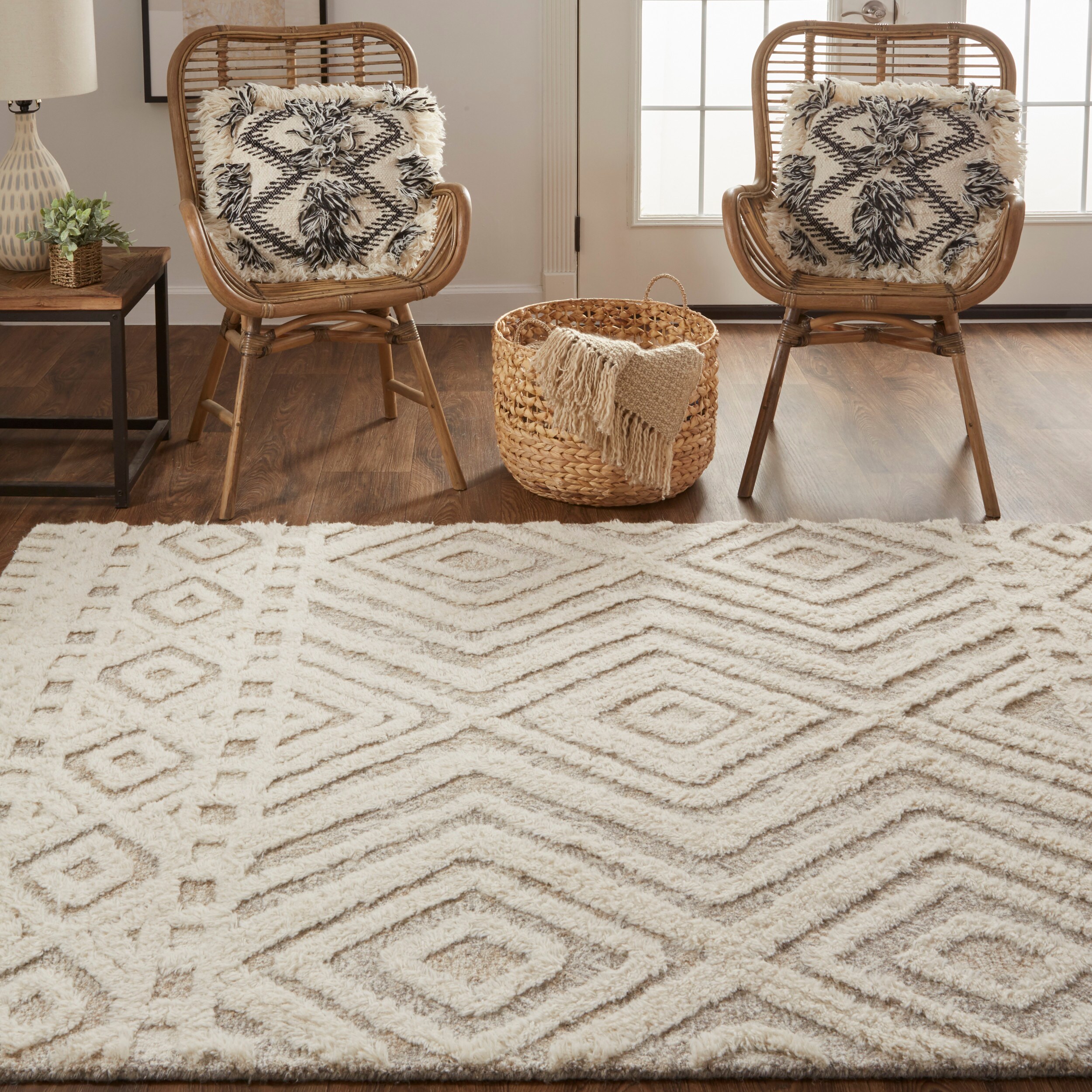 Handmade Geometric Blue Wool 27" Tufted Easy-Care Rug