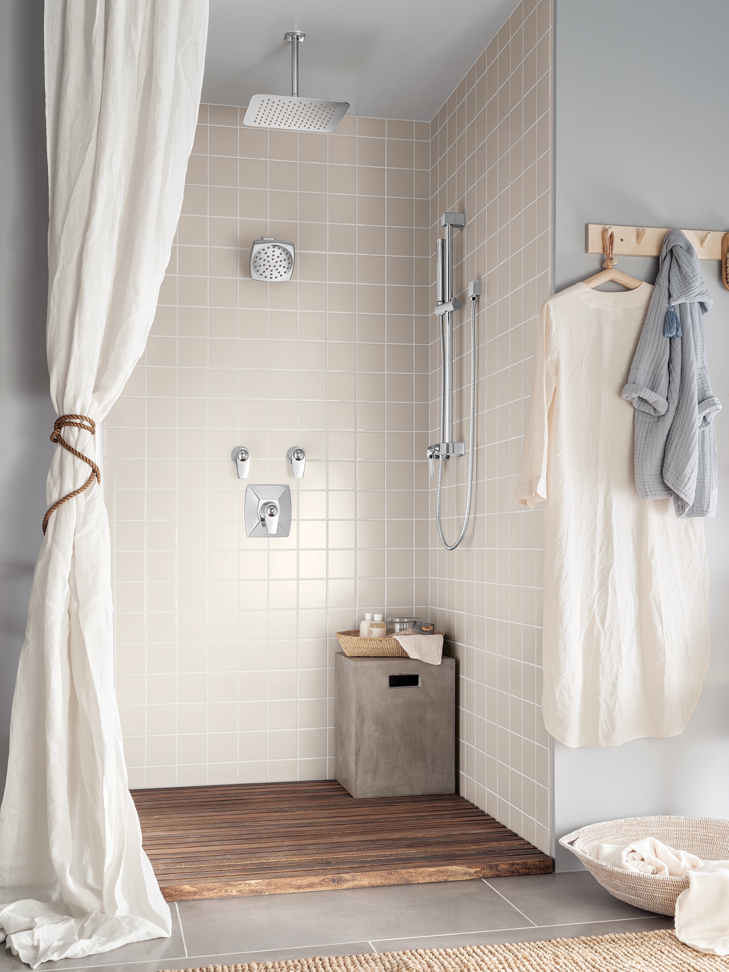 Moen 116651 Bath-Shower-Facc - View #3