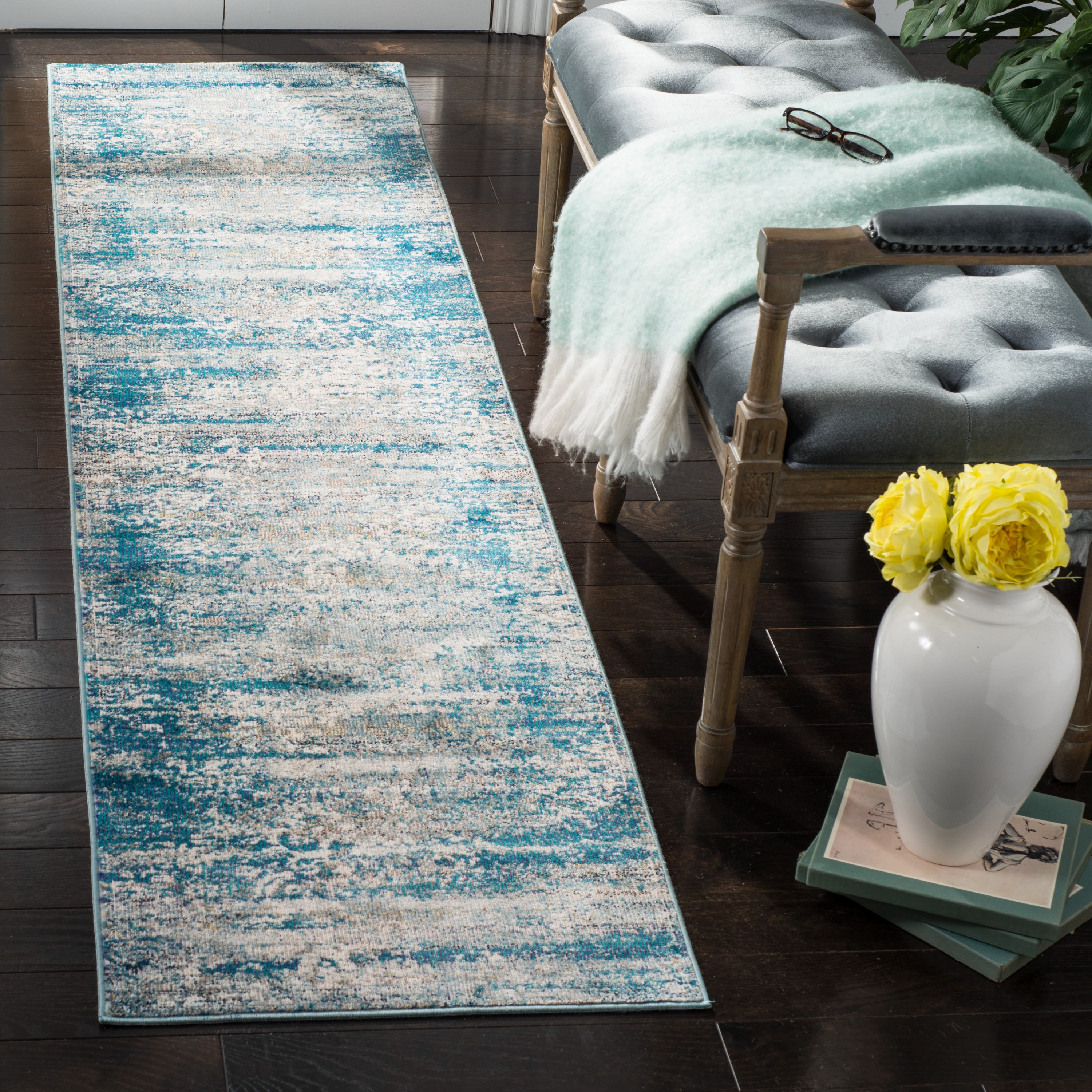 Safavieh ARA156B-26 Aria Damask 2 x 6 (ft) Loomed Polypropylene Blue/Creme Rectangular Indoor Distressed/Overdyed Vintage Runner rug