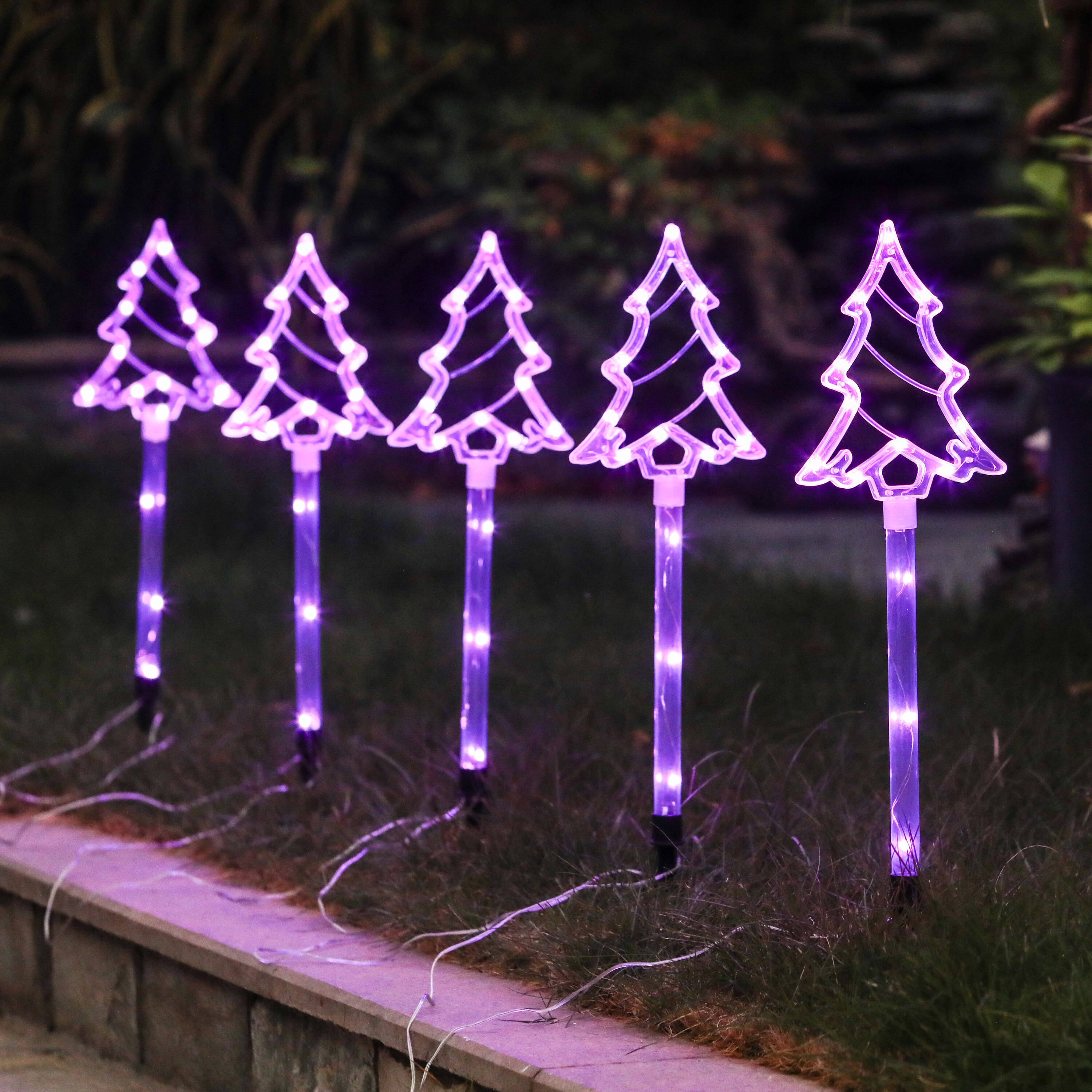 LuxenHome WHHD1418 Outdoor-Christmas-Decor - View #3