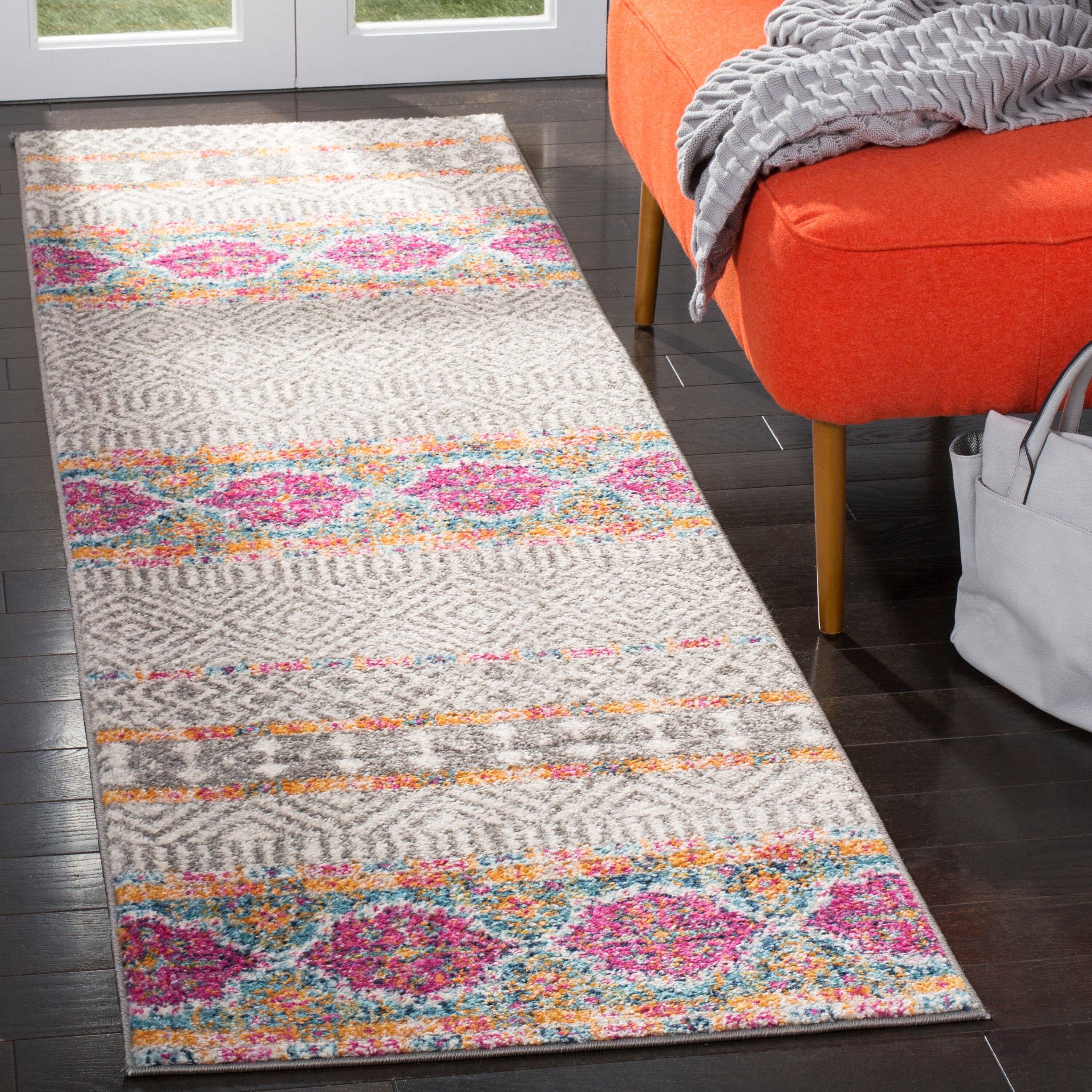Safavieh MAD797F-214 Madison Orano 2 x 14 (ft) Loomed Synthetic Gray/Ivory Rectangular Indoor Abstract Runner rug