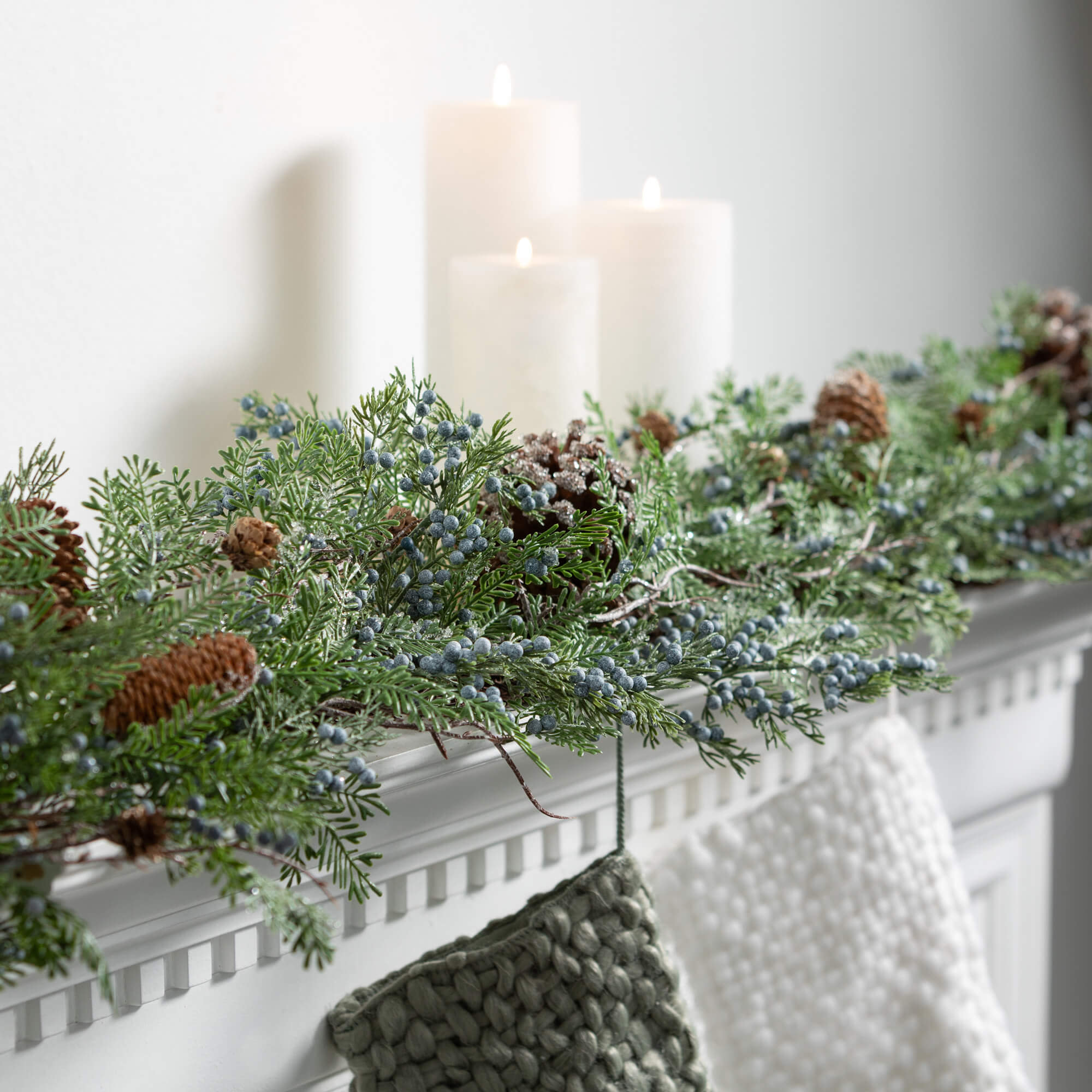 Sullivans GD1547 Artificial-Christmas-Garland - View #3