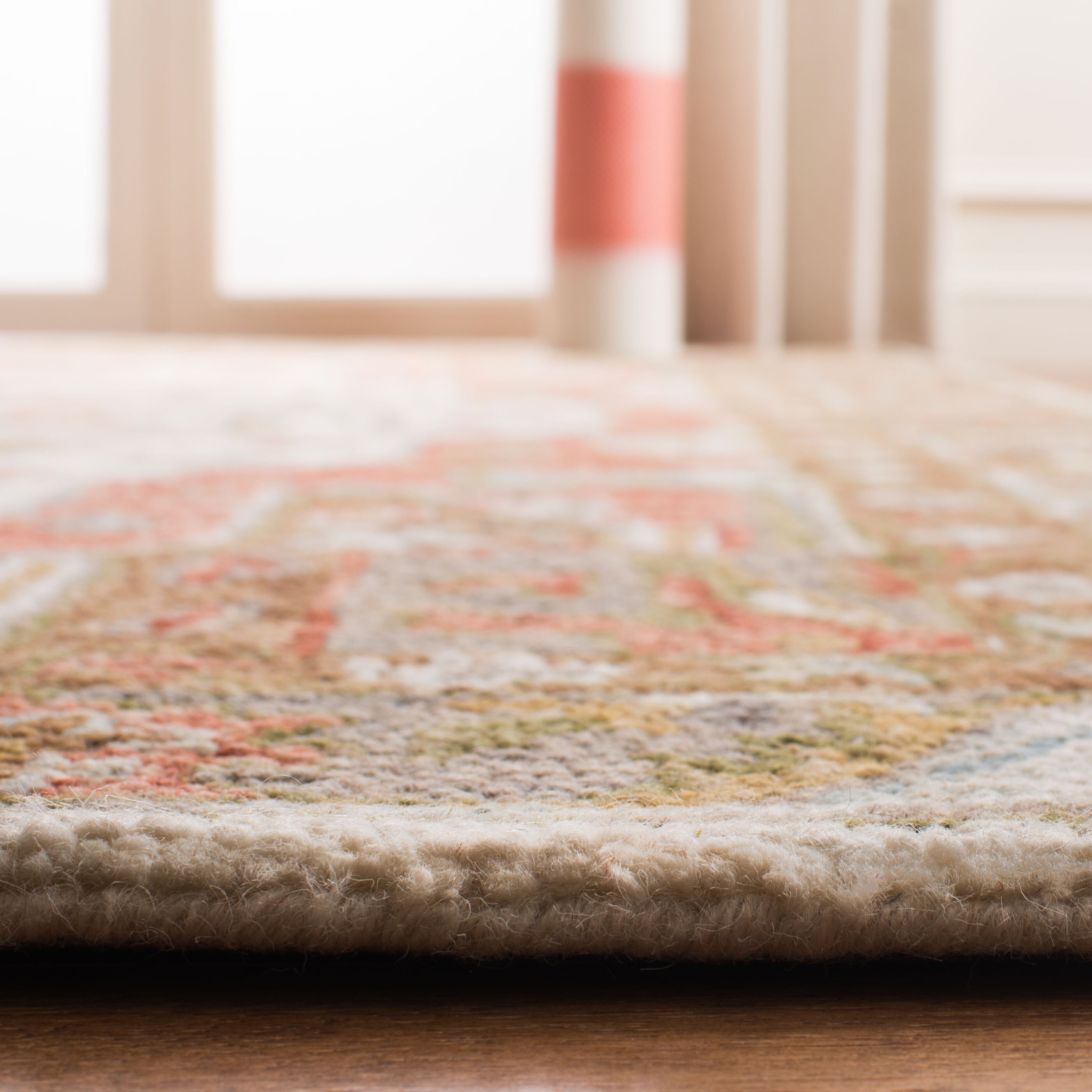 Ivory and Red Hand-Tufted Wool 4' x 6' Area Rug