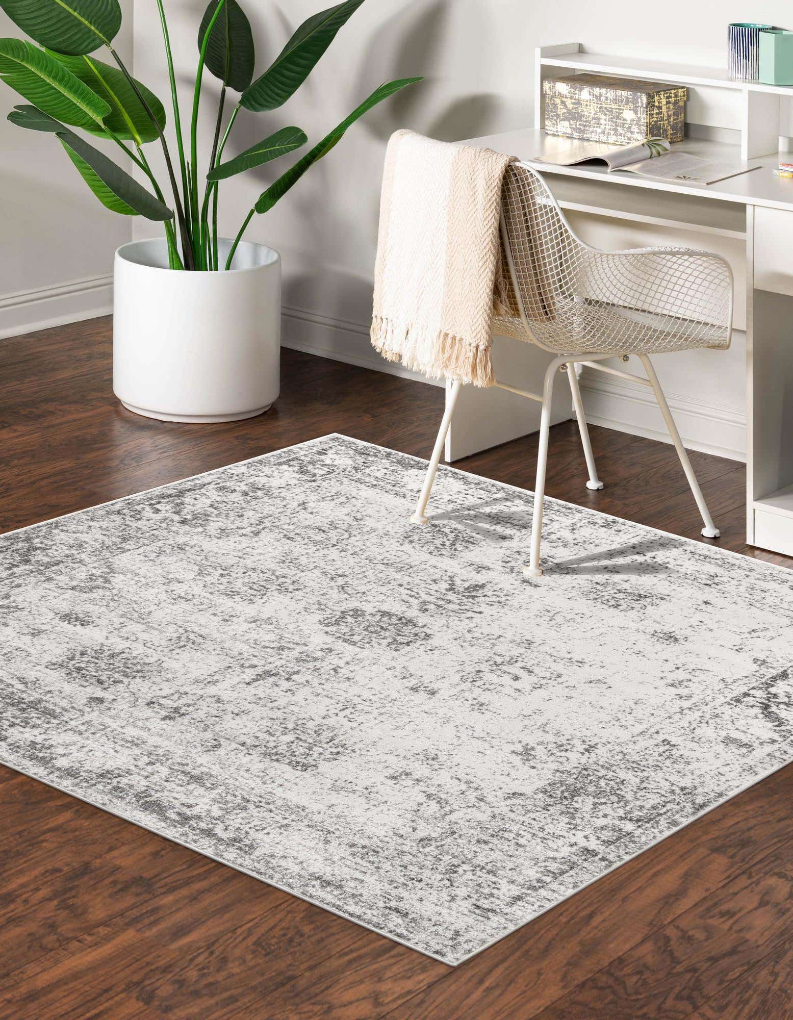 Unique Loom 3151818 Sofia 3 x 3 (ft) Loomed Polypropylene Gray Square Indoor Floral Bohemian/Eclectic Area rug
