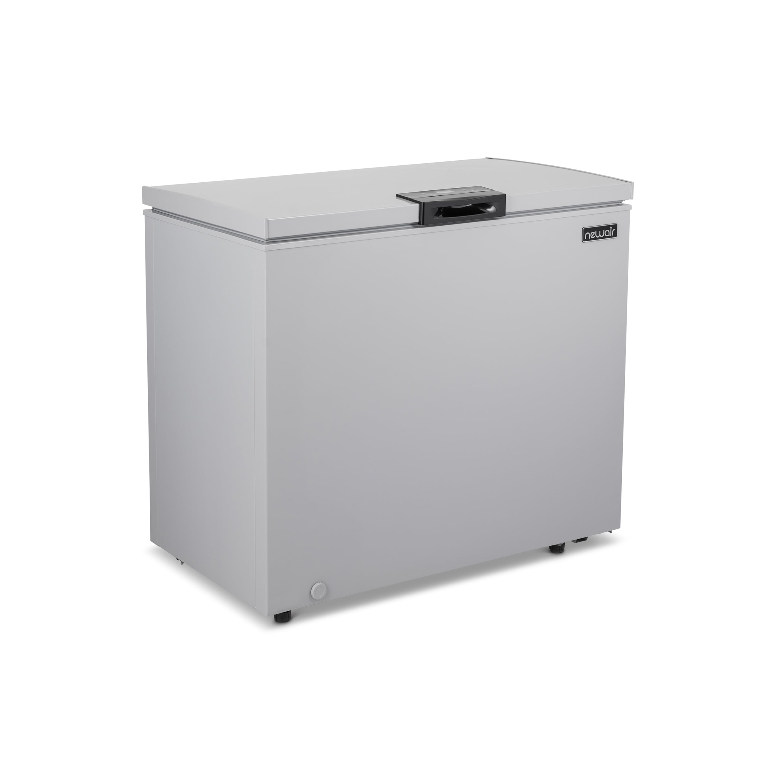 NewAir 6.7-cu ft Garage Ready Manual Defrost Chest Freezer with 