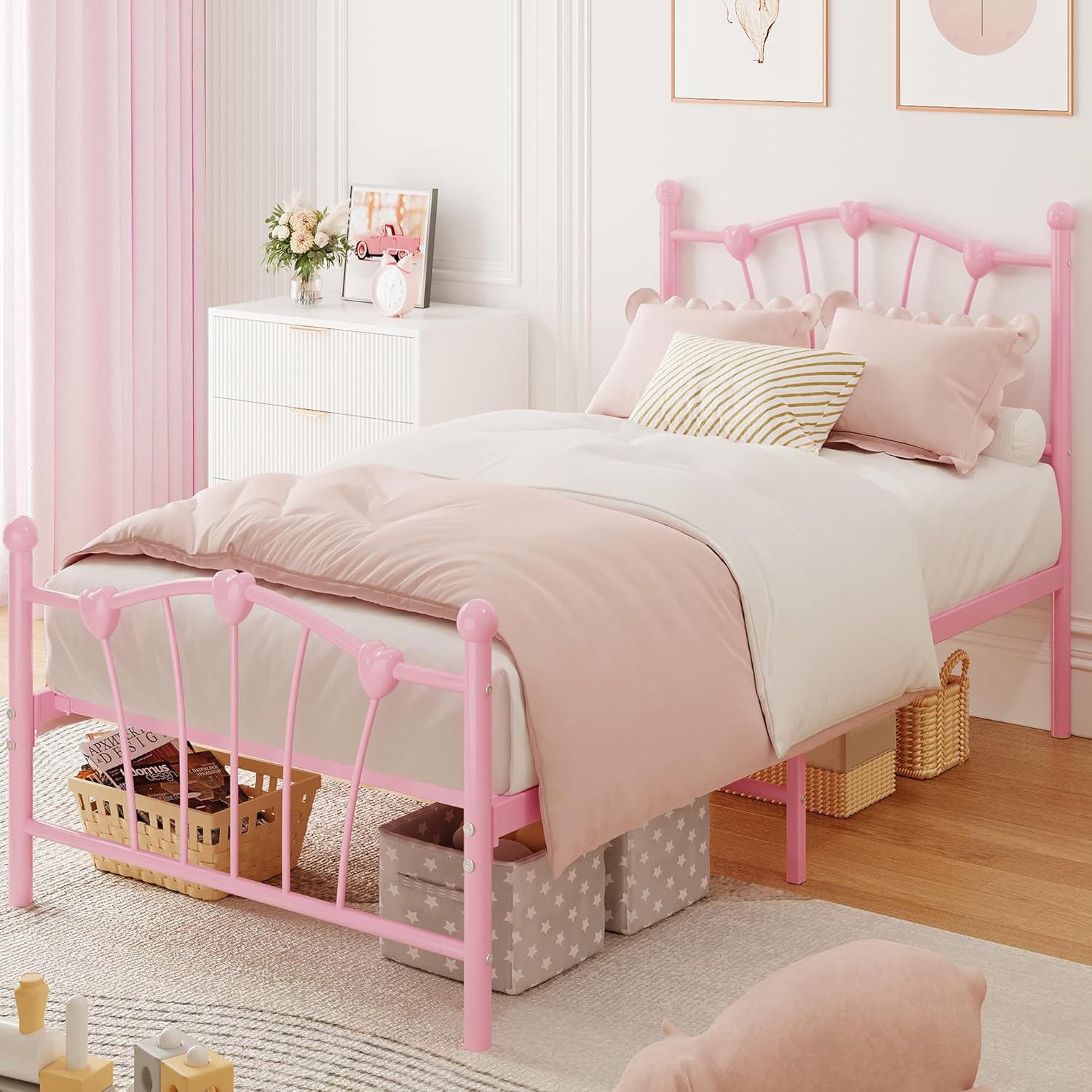 Qeetex LHF-BED-PHO-0V1P94EO Pink Twin Metal Bed Frame with Heart Shaped Headboard and Footboard Solid Metal Platform Mattress Foundation Noise-Free Heavy Duty Bed Slats Support No Box Spring Needed Easy Assembly