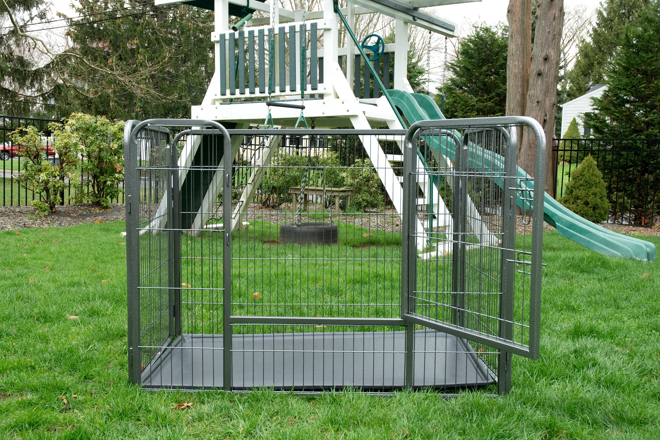 Iconic Pet Wire Dog/Cat Crate Medium 4.16-ft L x 2.66-ft W x 2.3-ft H ...