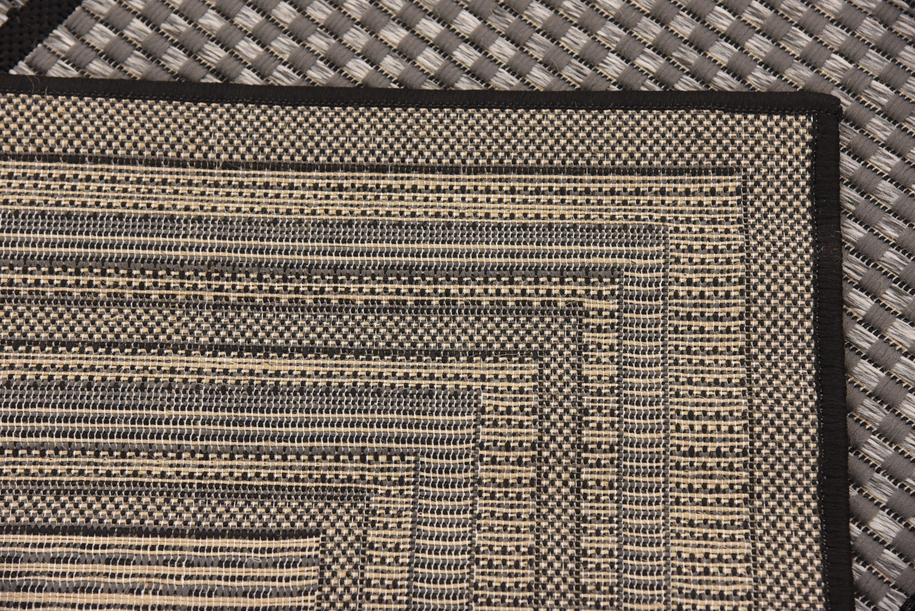 Versatile Gray Outdoor 3'3" x 5'1" Rectangular Synthetic Rug