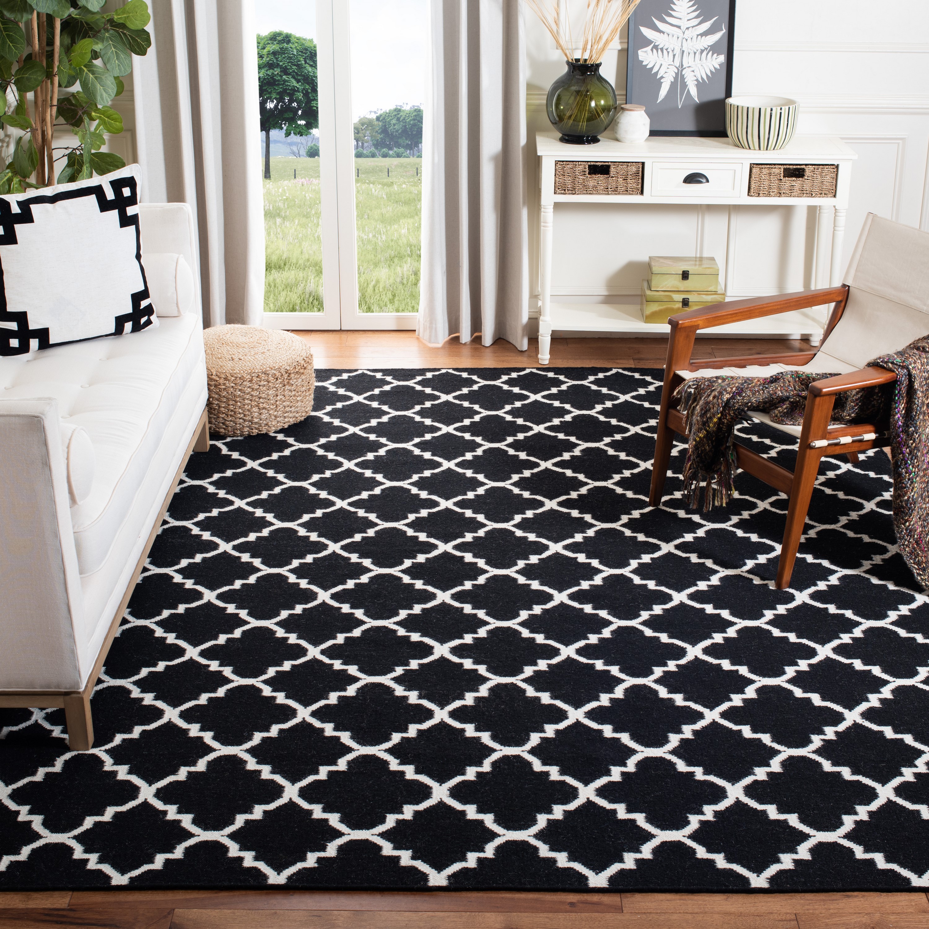 Safavieh DHU554L-8 Dhurries Malina 8 x 10 (ft) Wool Black/Ivory Rectangular Indoor Trellis Coastal Area rug