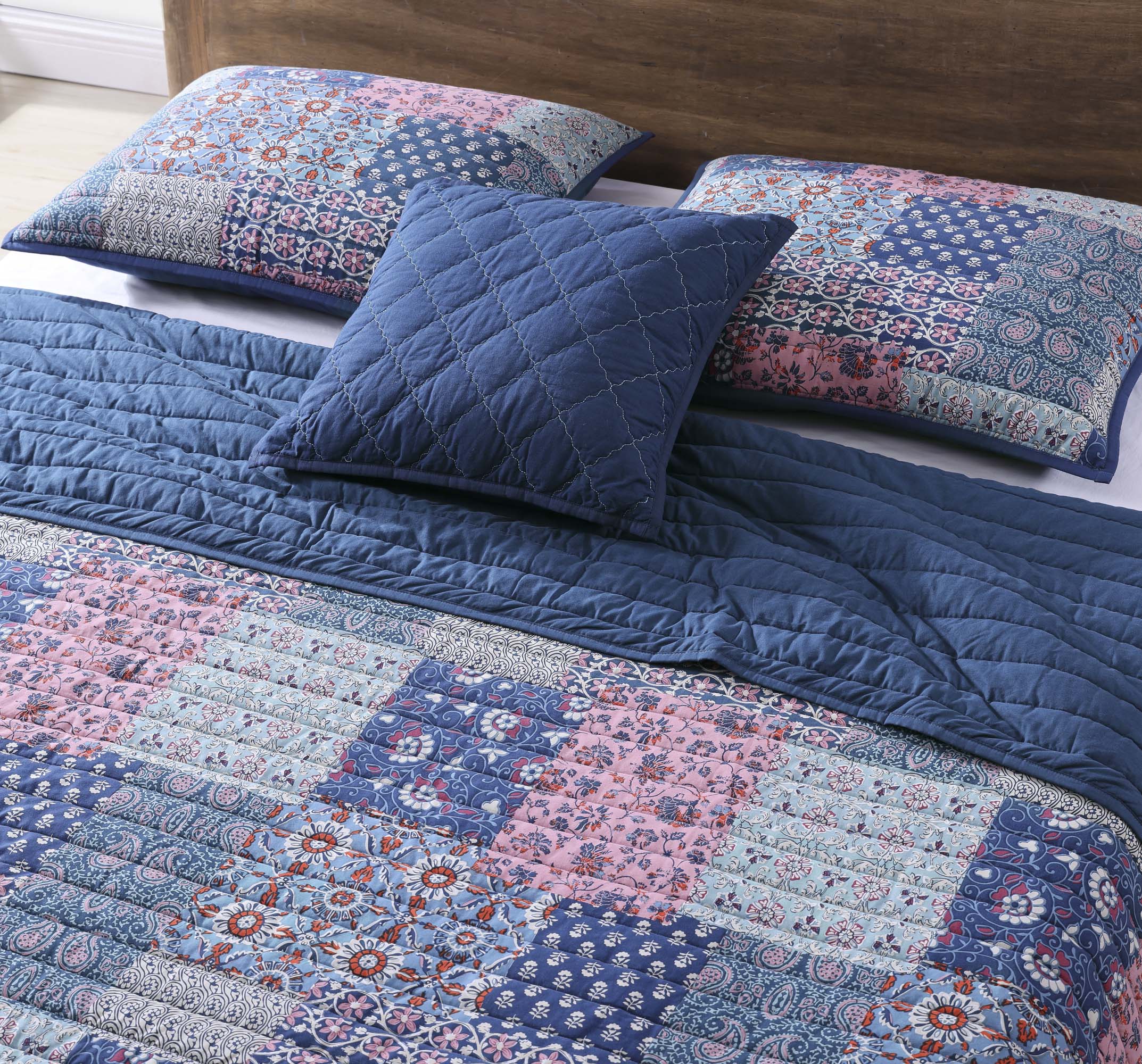 Brielle Home Indira 4-Piece Blue King Quilt Set in the Bedding Sets ...