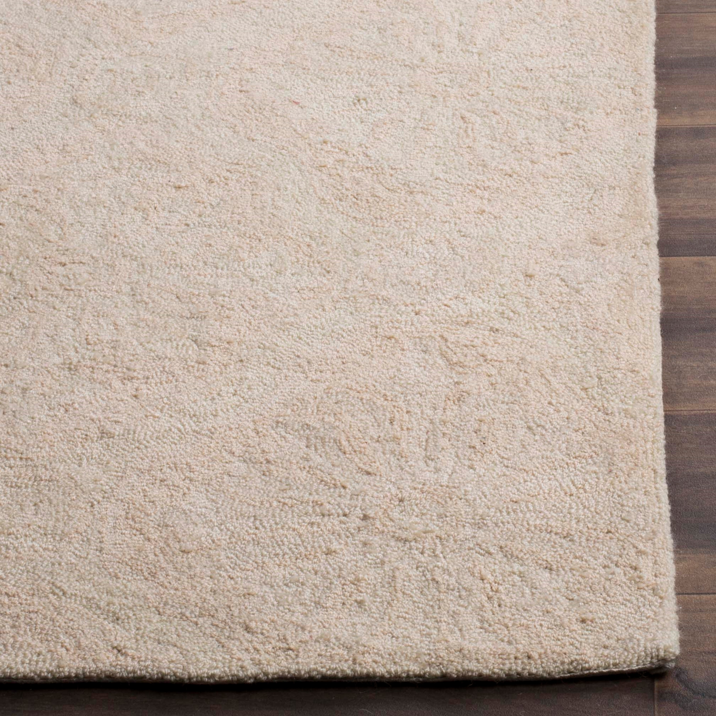 Creme Classic Elegance 4' x 6' Hand-Knotted Easy Care Rug