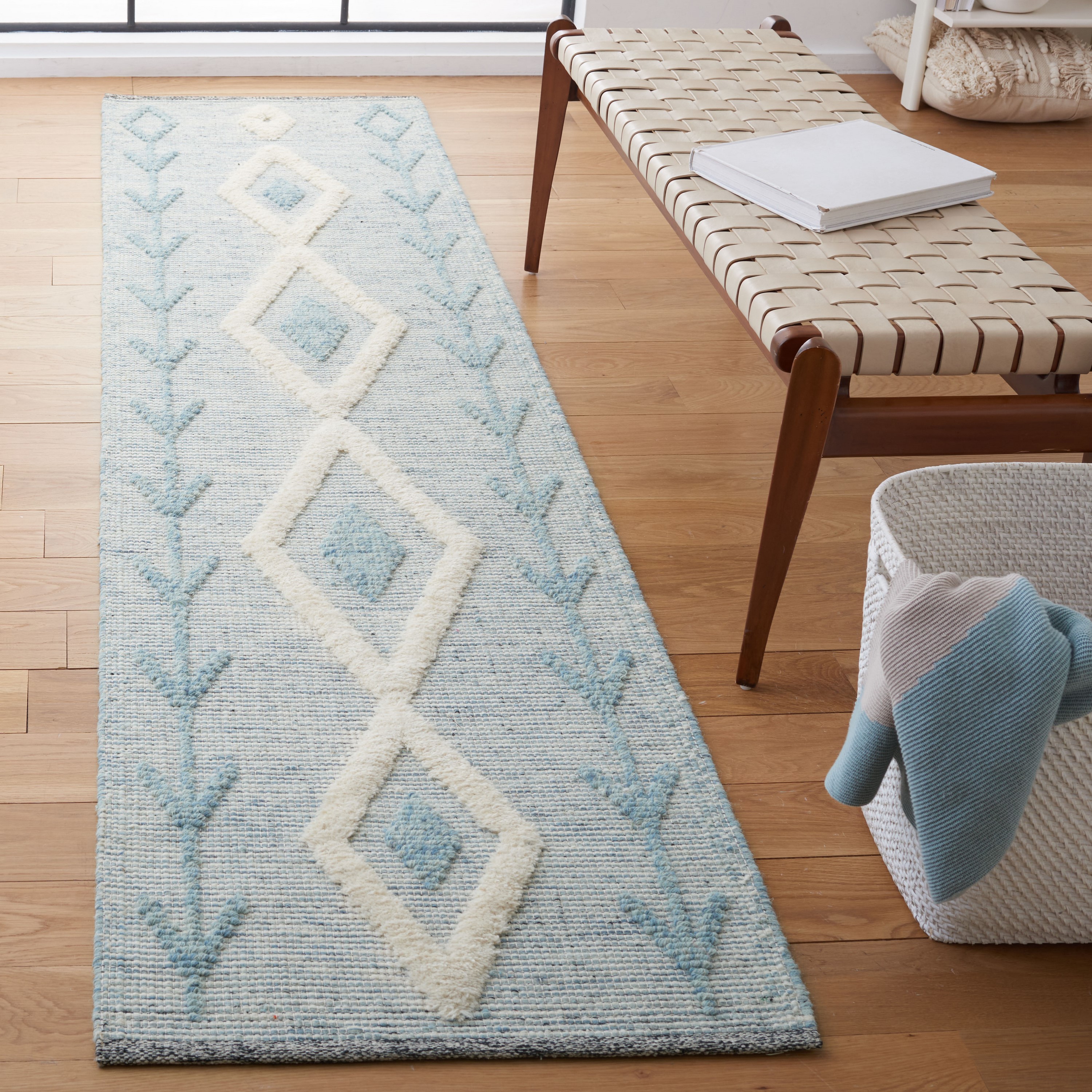 Safavieh VRM601M-29 Vermont Razieh 2 x 9 (ft) Loomed Wool Blue/Ivory Rectangular Indoor Tribal Global Runner rug