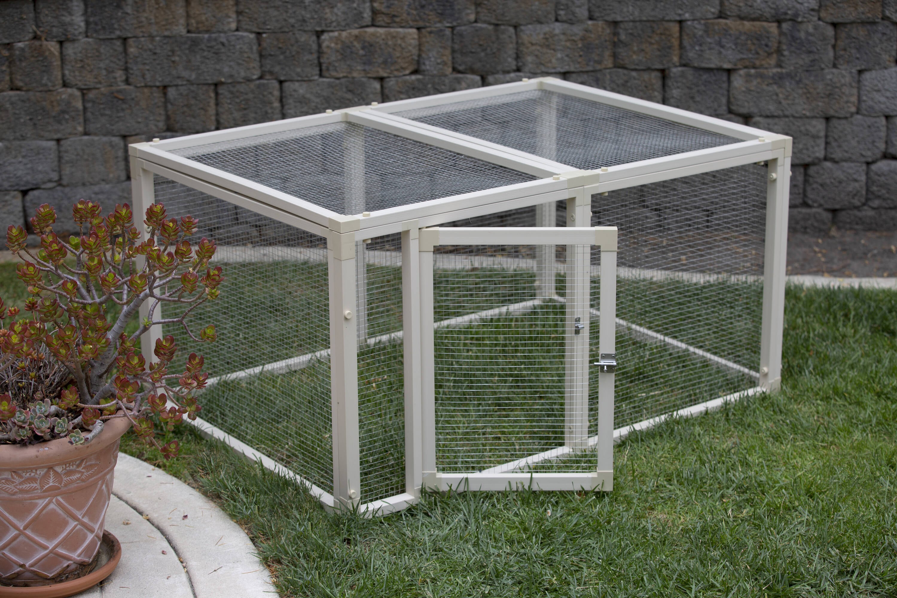 New Age Pet Stainless Steel Wire Mesh Chicken Pen ECHK103-P at Lowes.com