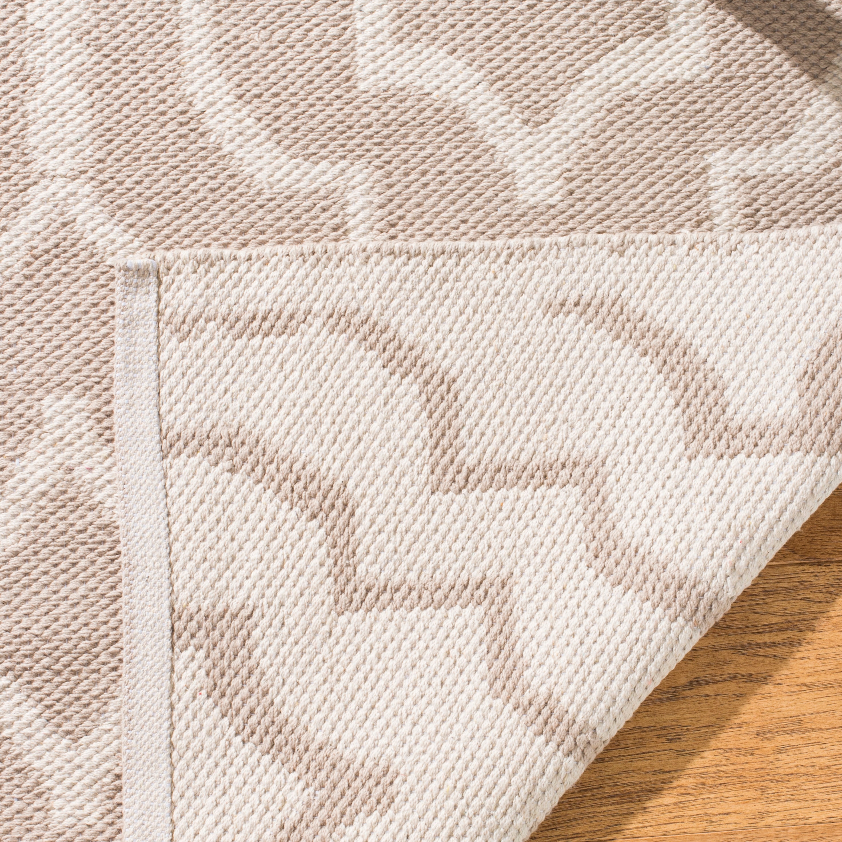 Safavieh MTK722A-8 rugs - View #4