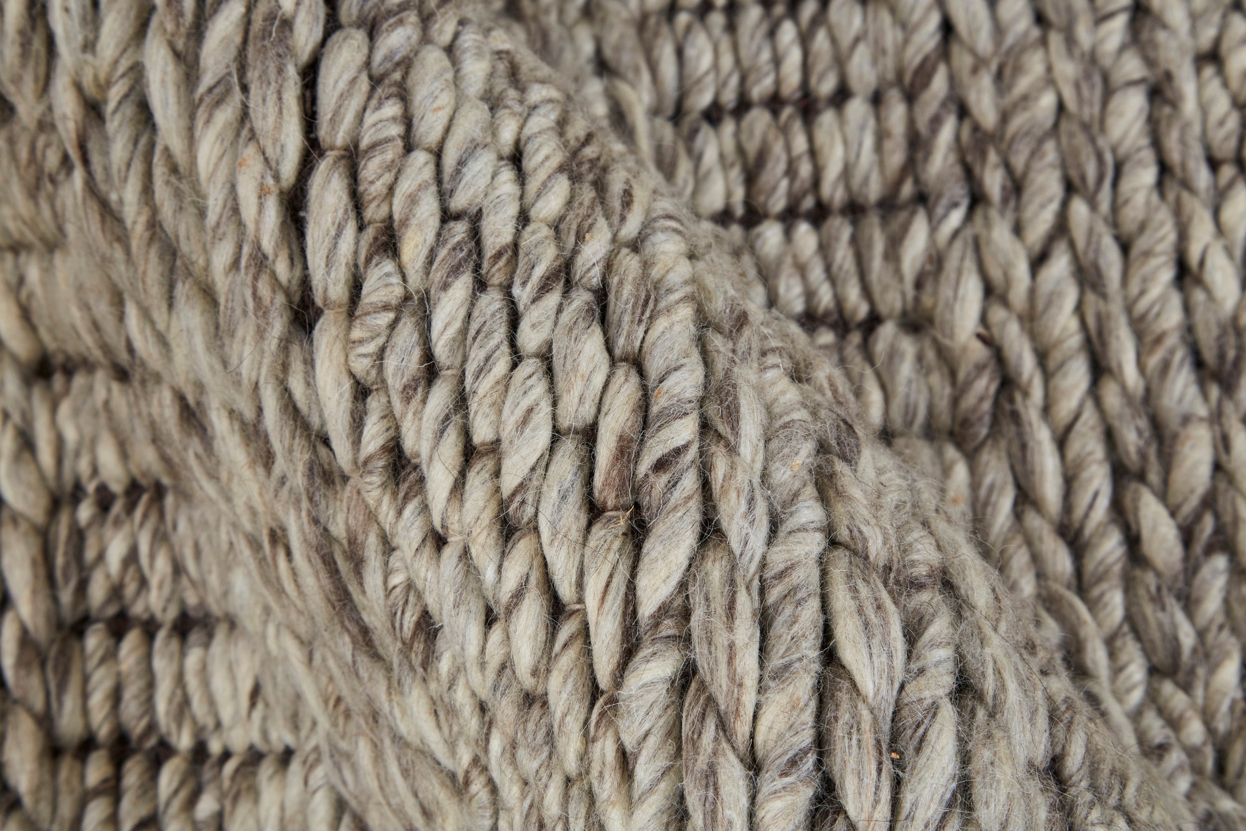 Ivory and Gray Handwoven Wool 2' x 3' Area Rug