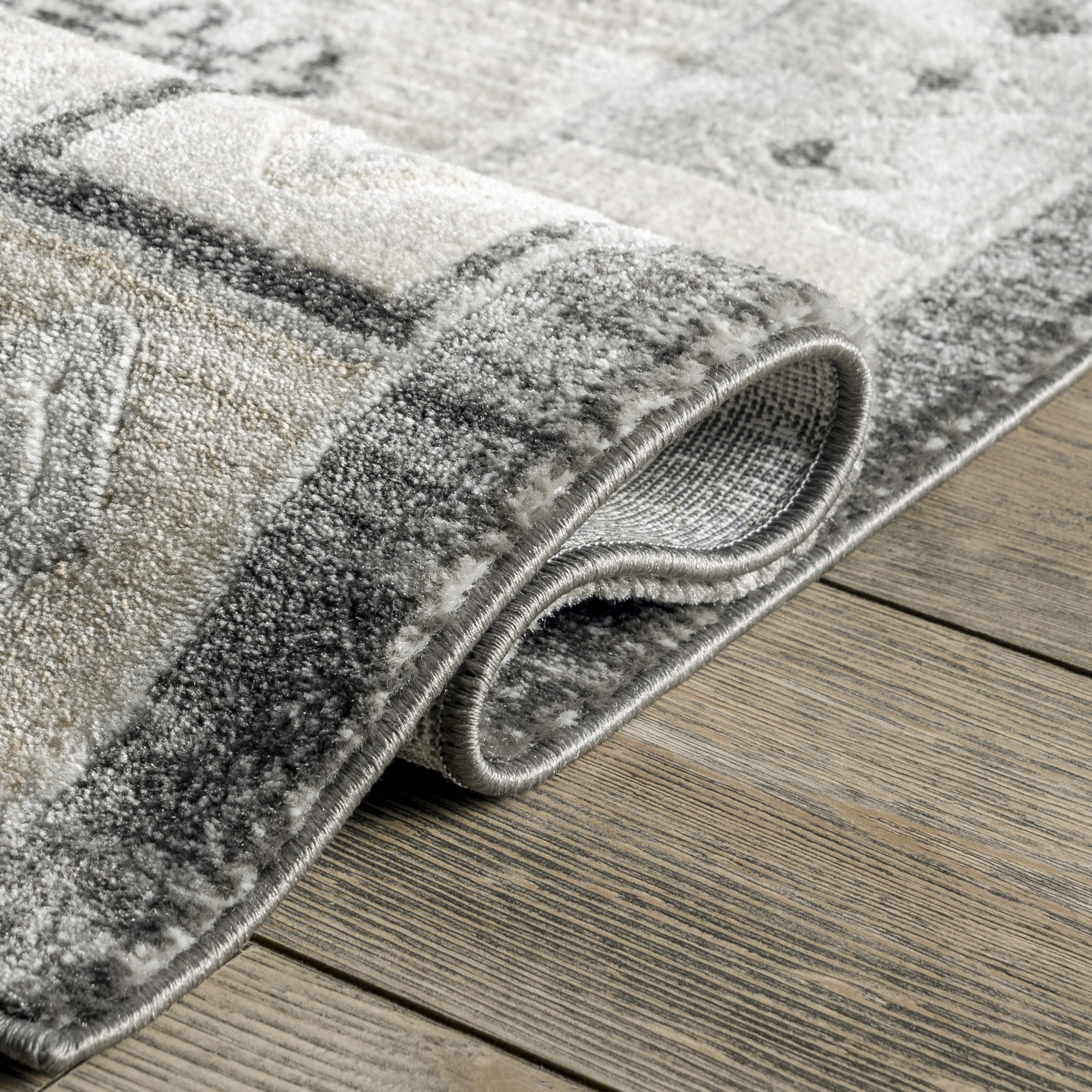 Hunter Ivory and Gray Synthetic Tribal Area Rug 2' x 3'