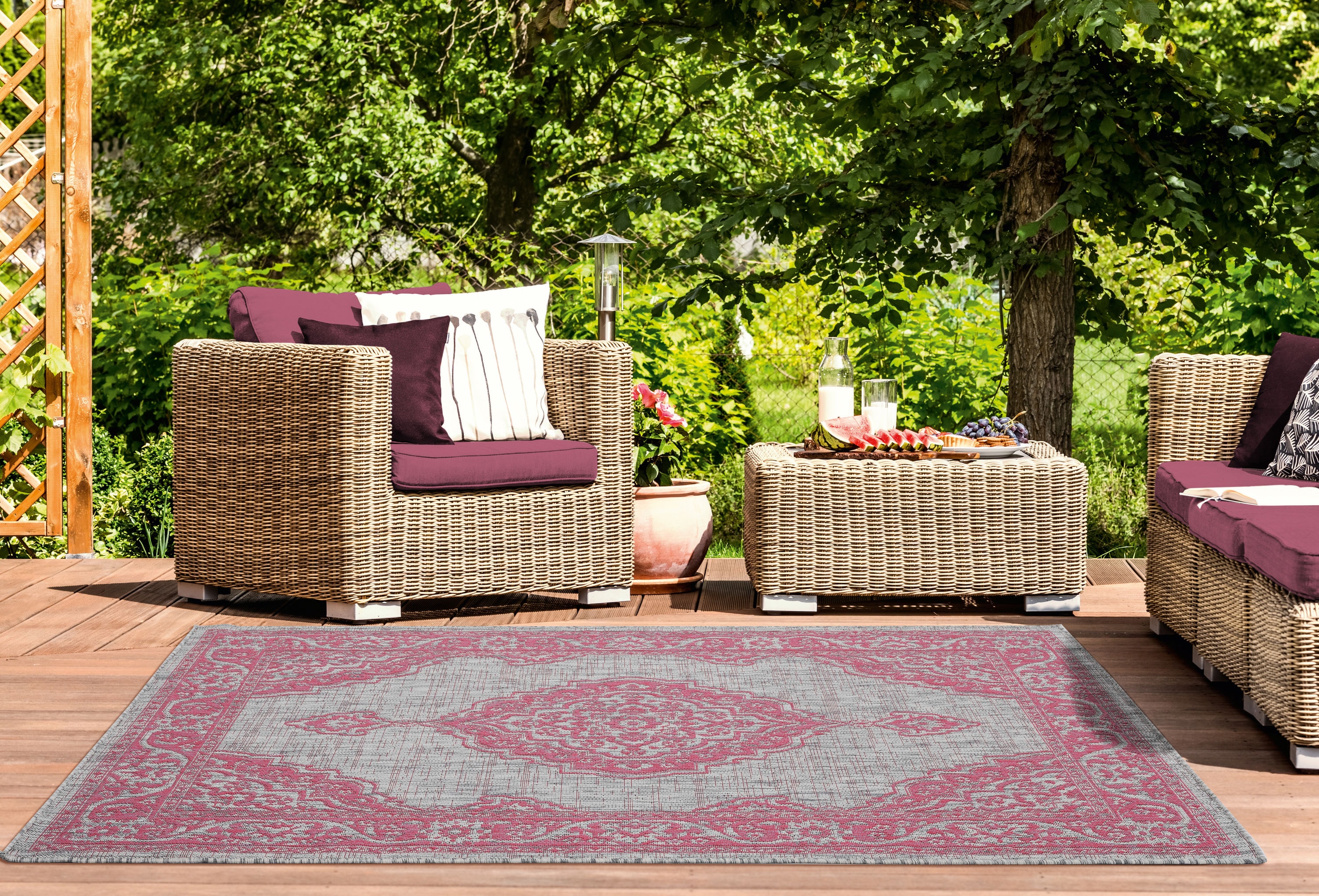 United Weavers Of America 3900 10286 912 Augusta 8 x 11 (ft) Polypropylene Pink Rectangular Indoor Medallion Area rug