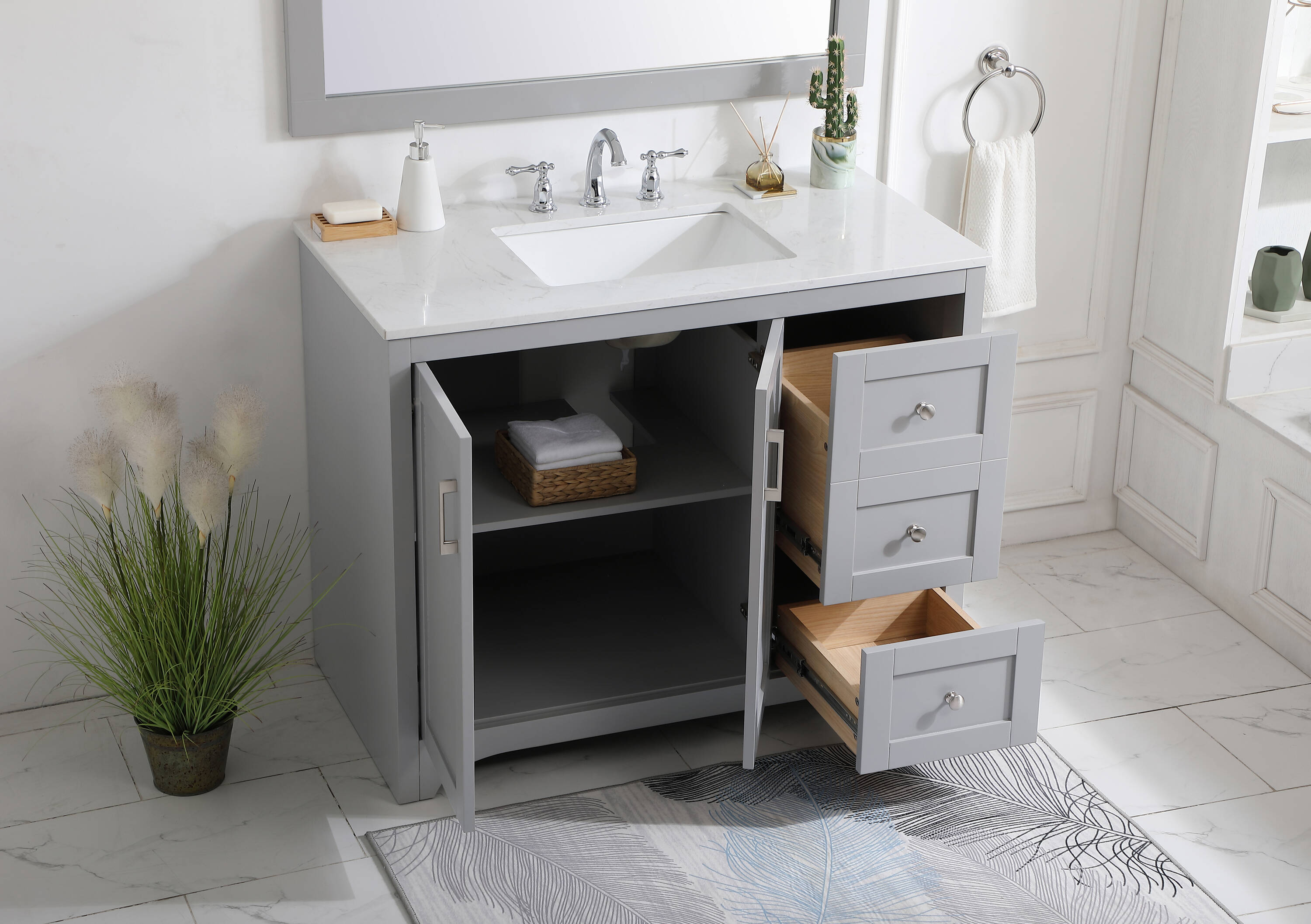 Gray 42" Single Bathroom Vanity with Quartz Top
